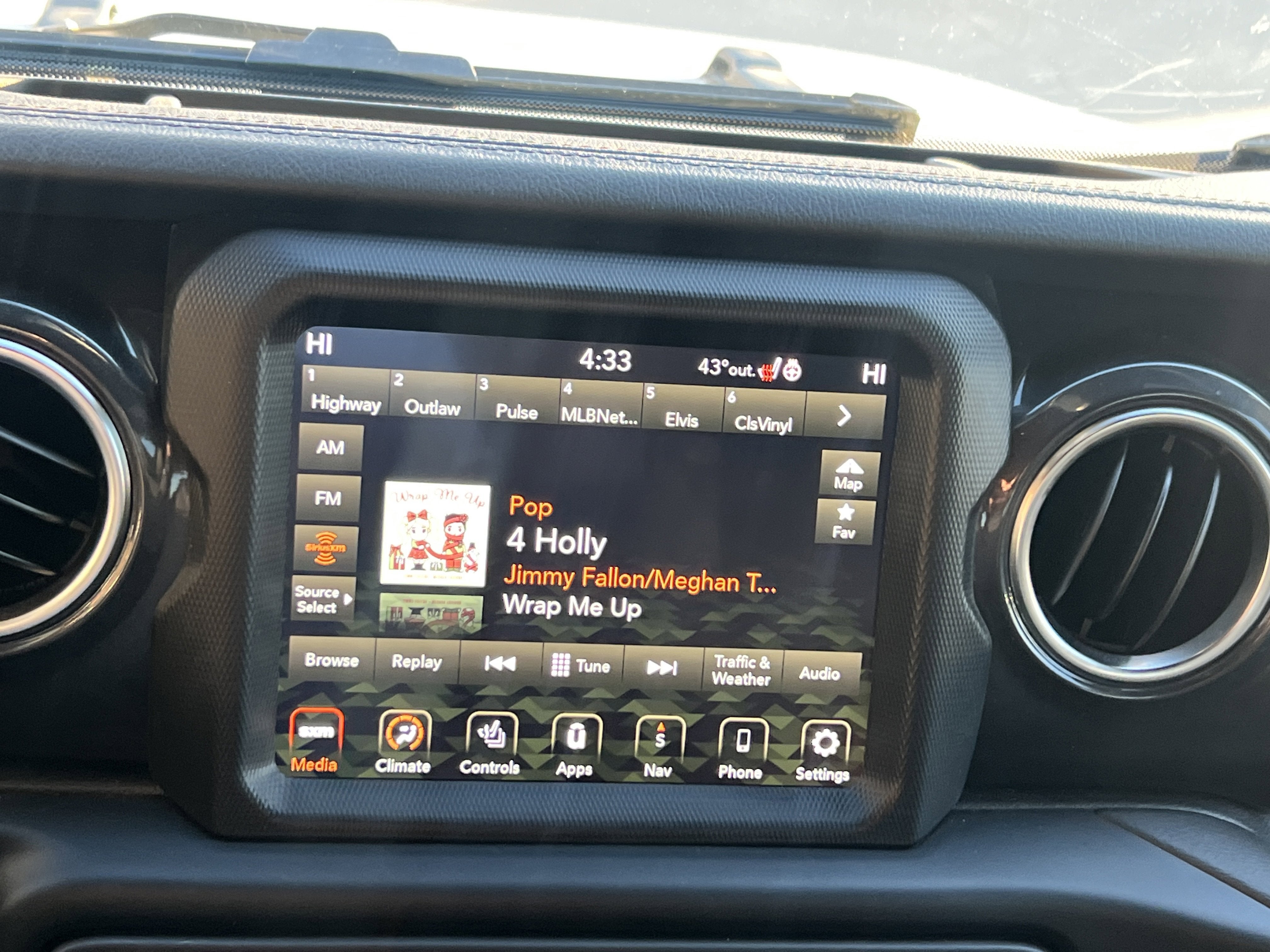 2023 Jeep Wrangler Sahara Altitude