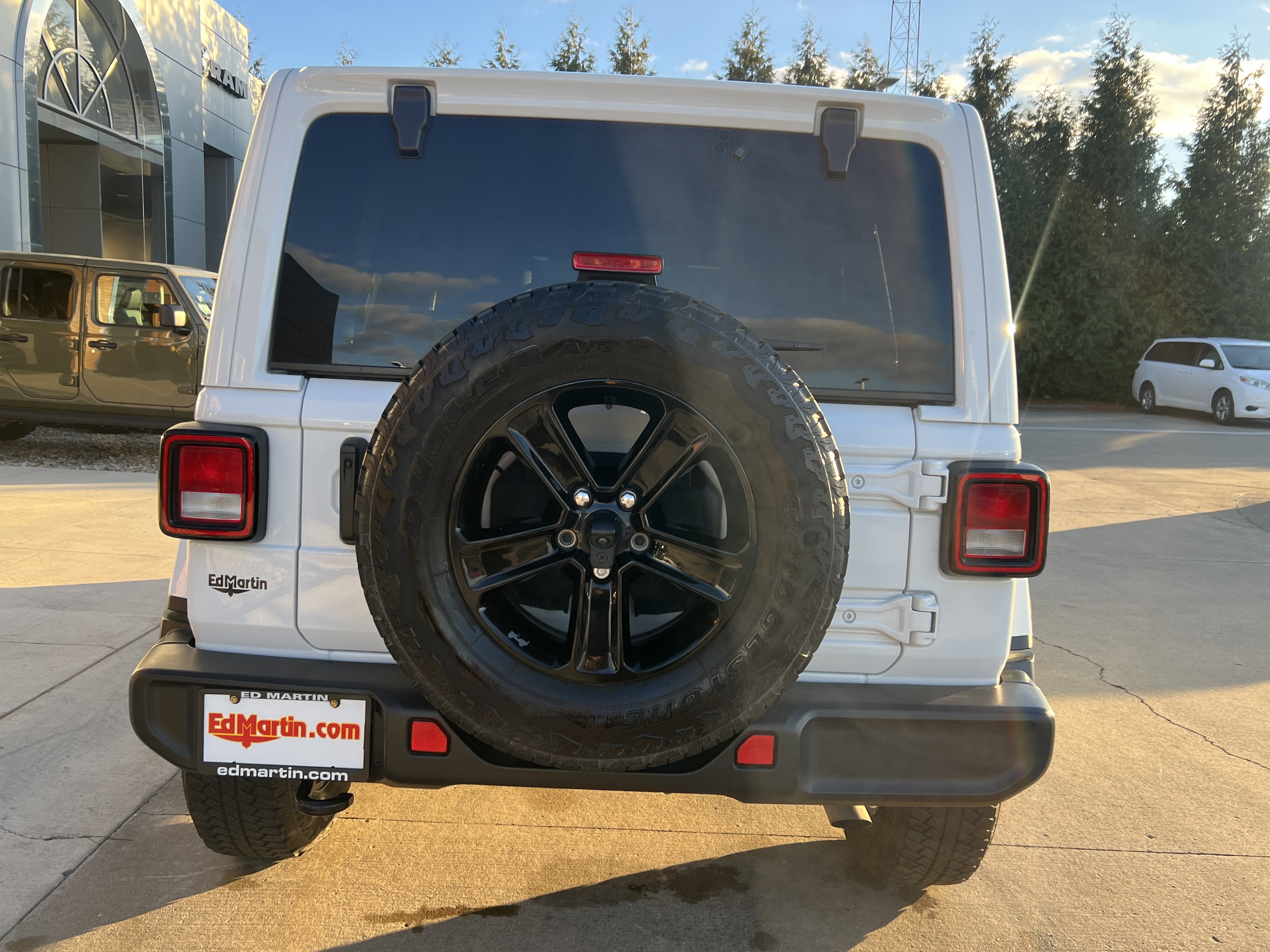 2023 Jeep Wrangler Sahara Altitude