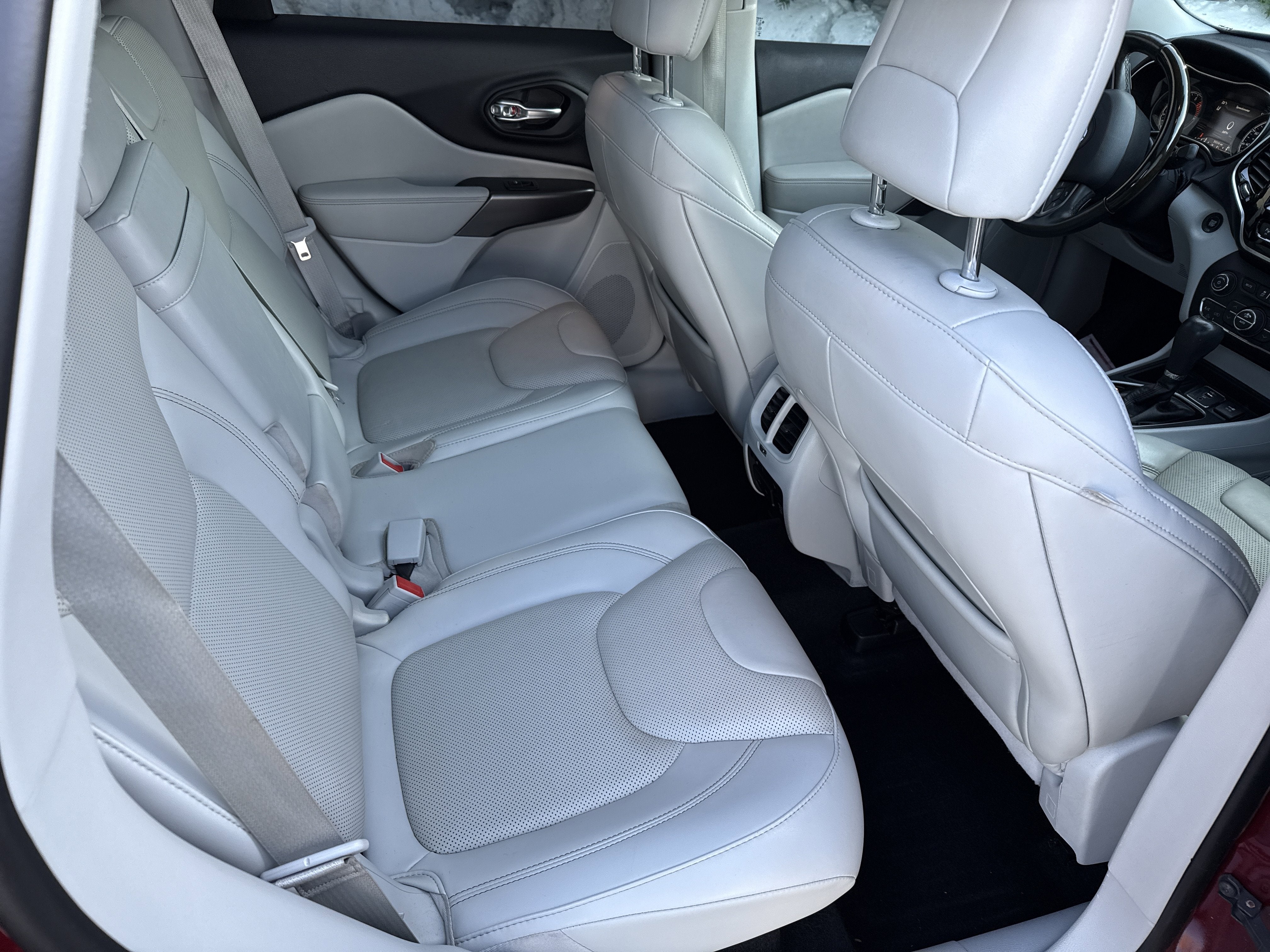 2019 Jeep Cherokee Overland