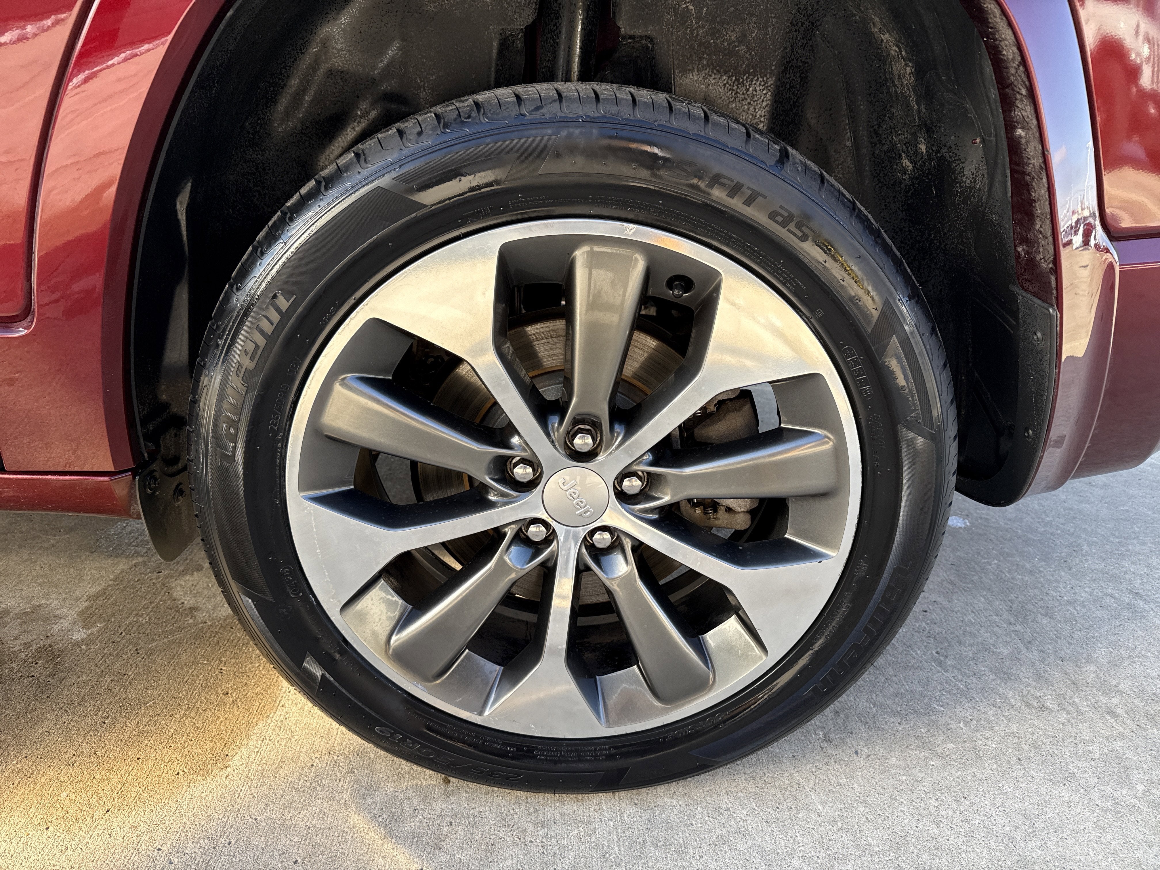 2019 Jeep Cherokee Overland