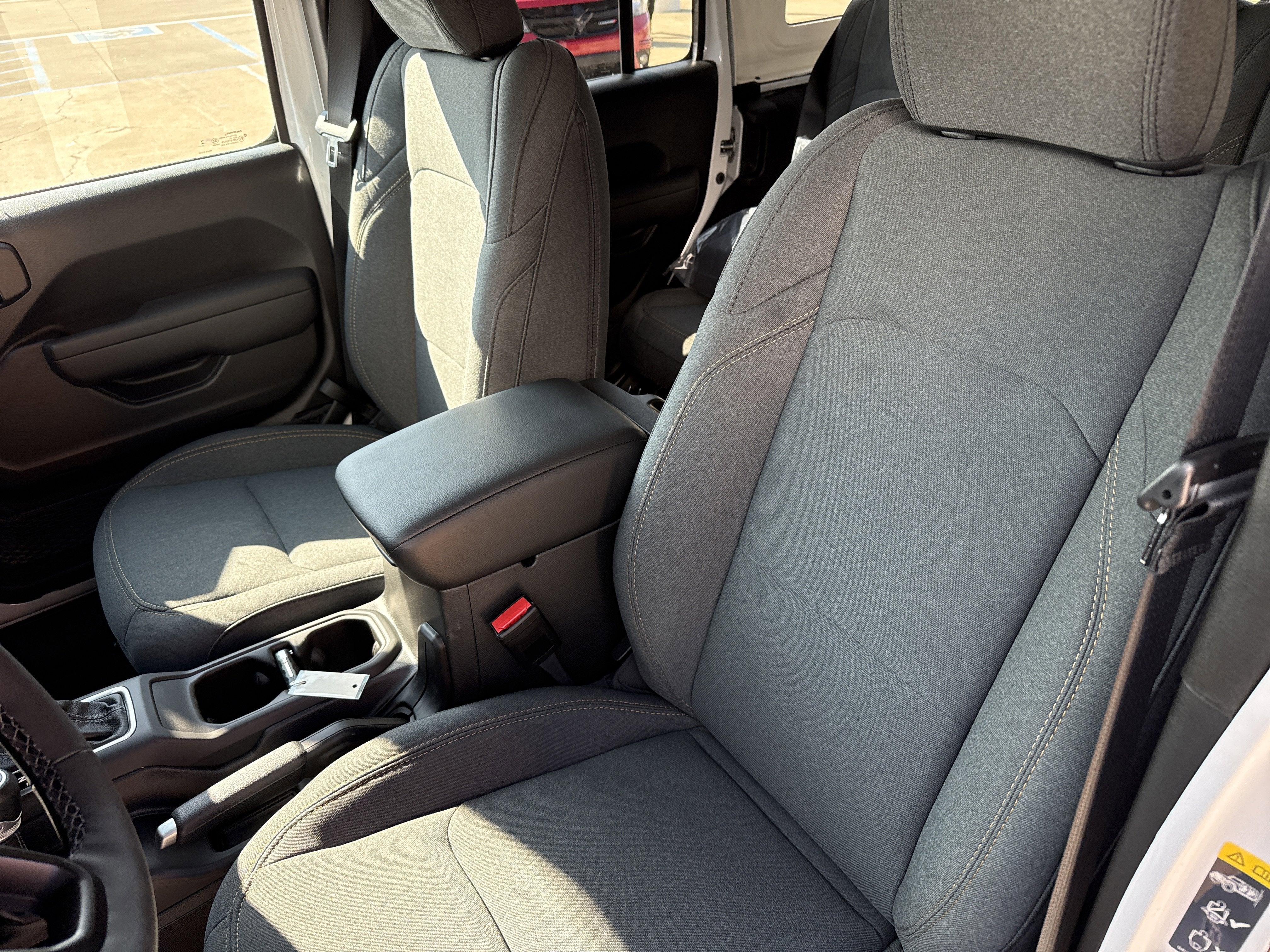 2025 Jeep Wrangler Willys 4 Door 4x4