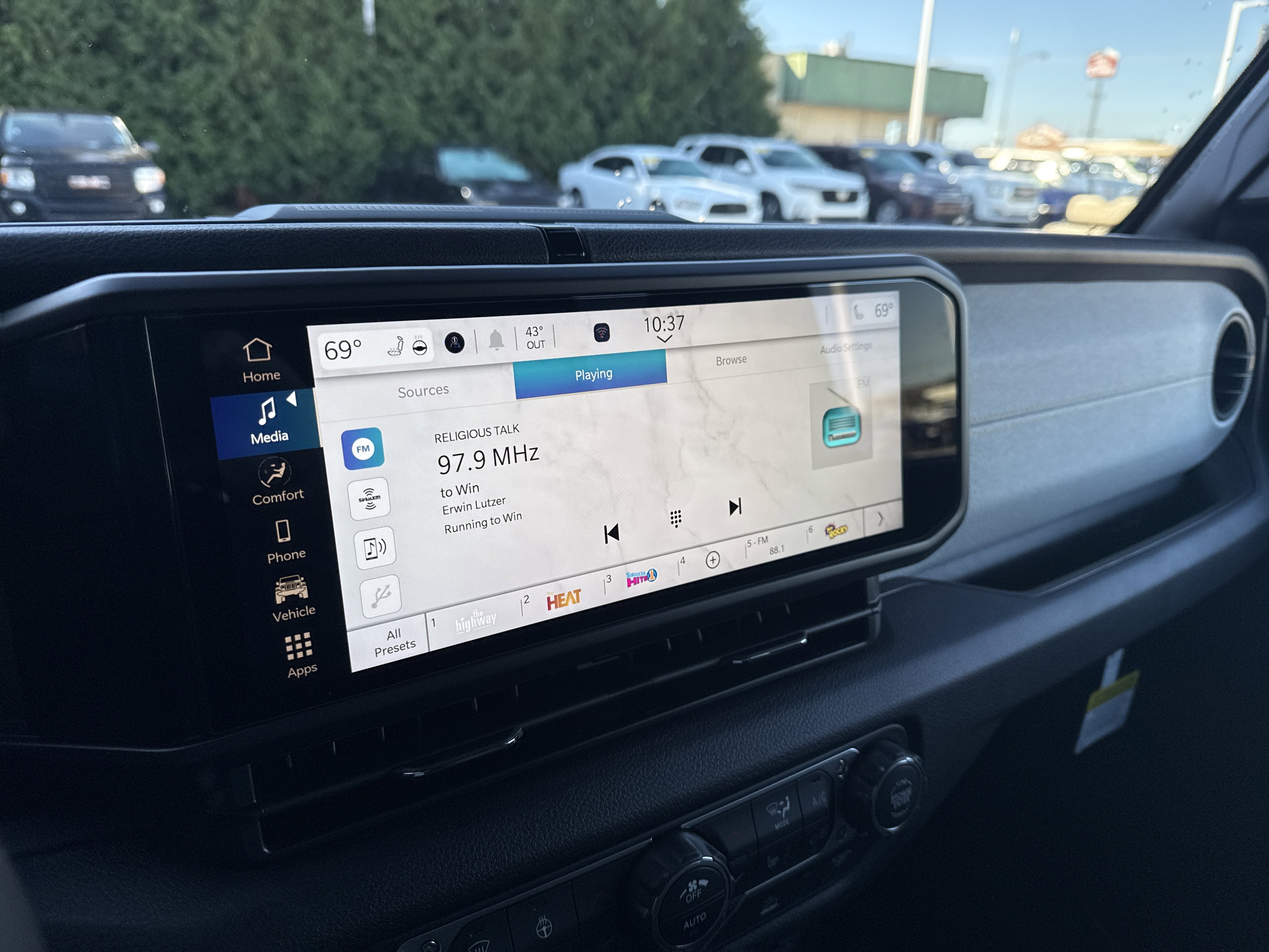 2026 Jeep Wrangler Willys 4 Door 4x4