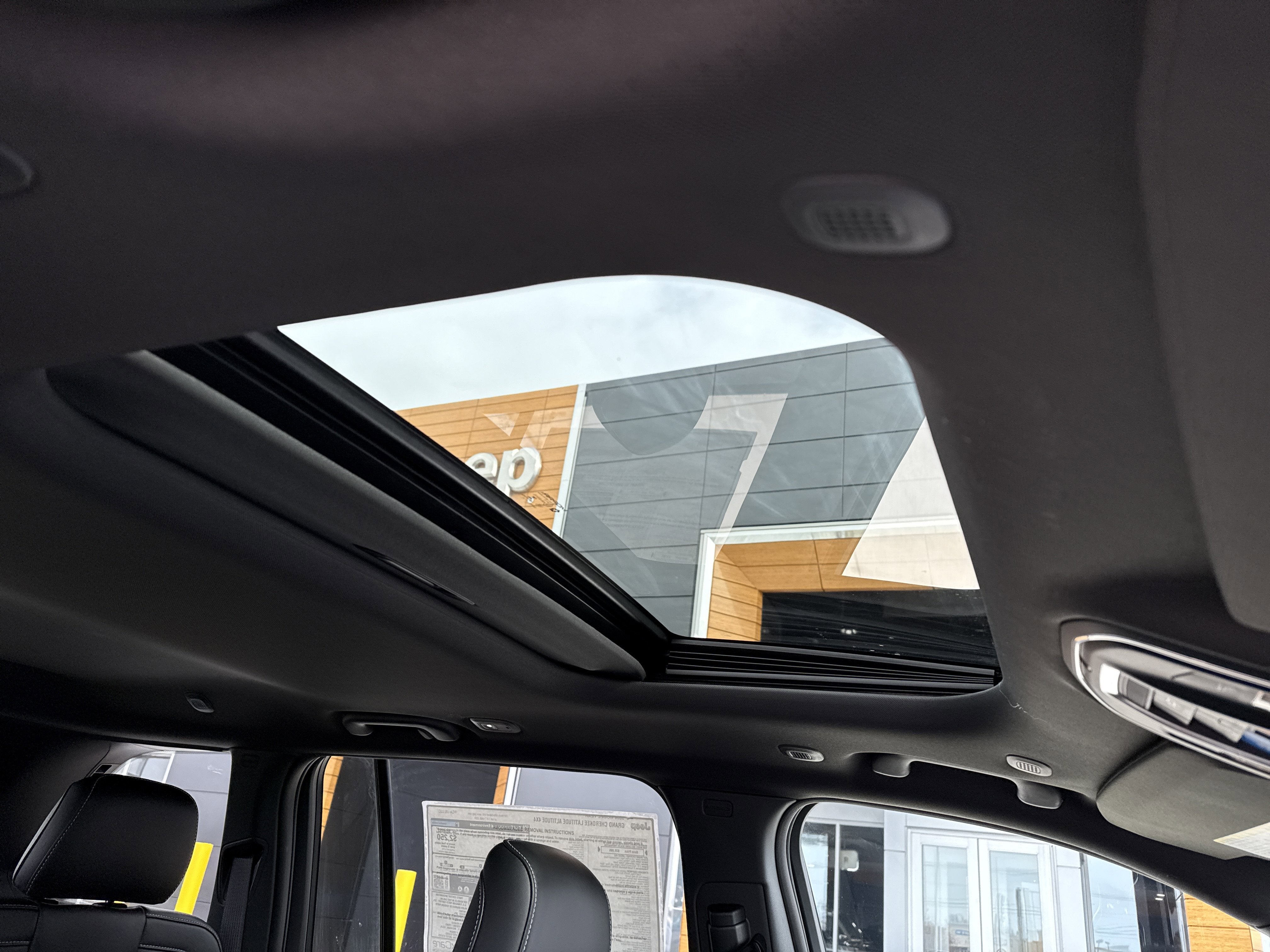 2026 Jeep Grand Cherokee Laredo Altitude 4x4