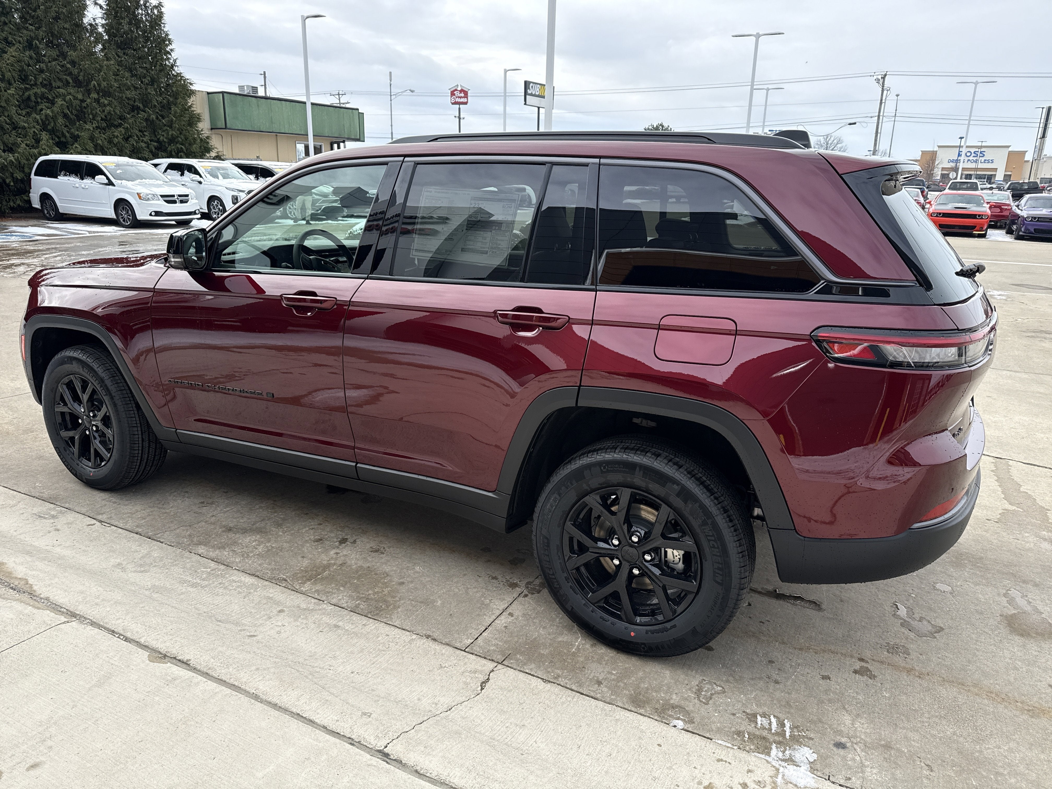 2026 Jeep Grand Cherokee Laredo Altitude 4x4