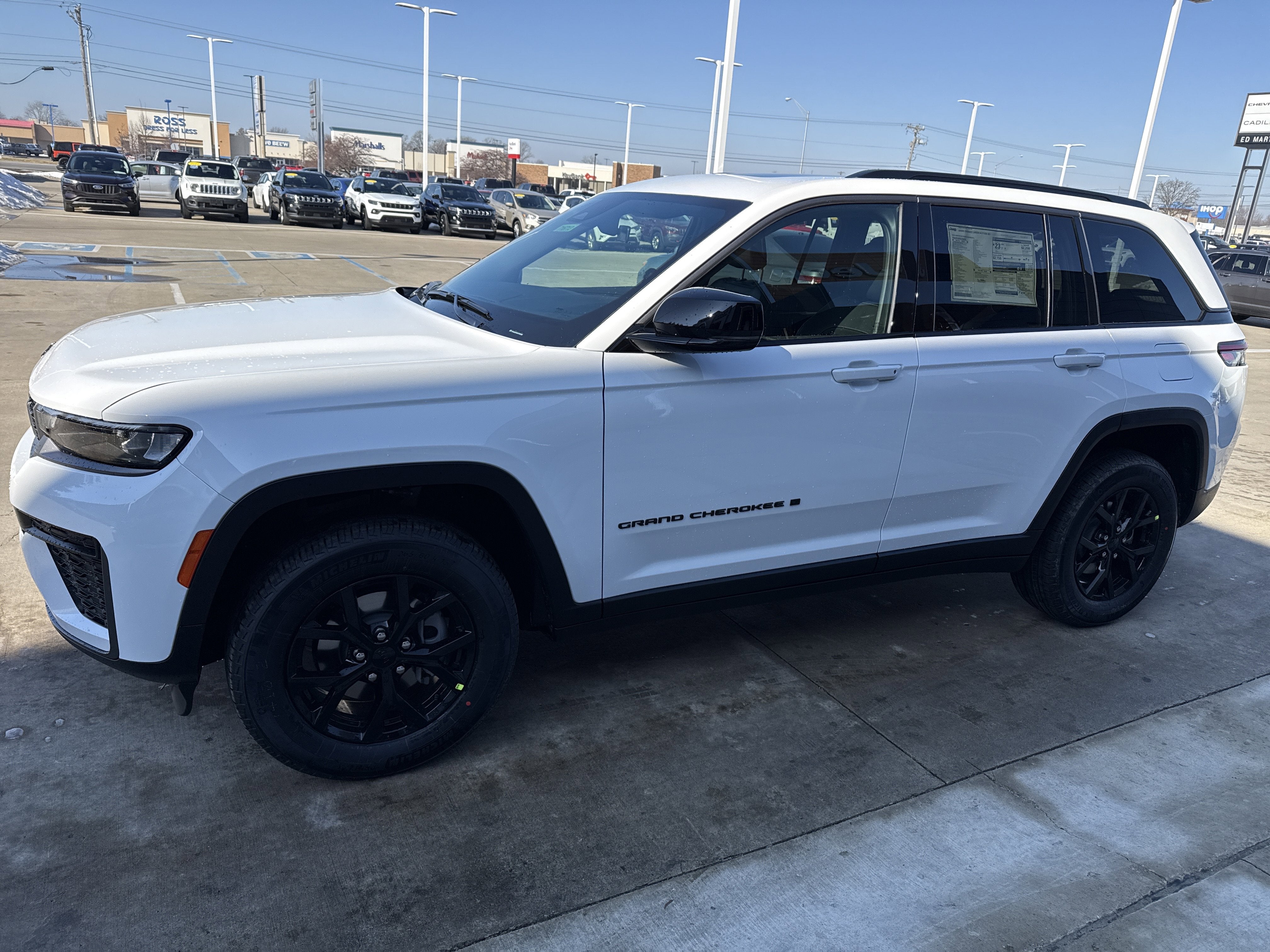 2026 Jeep Grand Cherokee Laredo Altitude 4x4