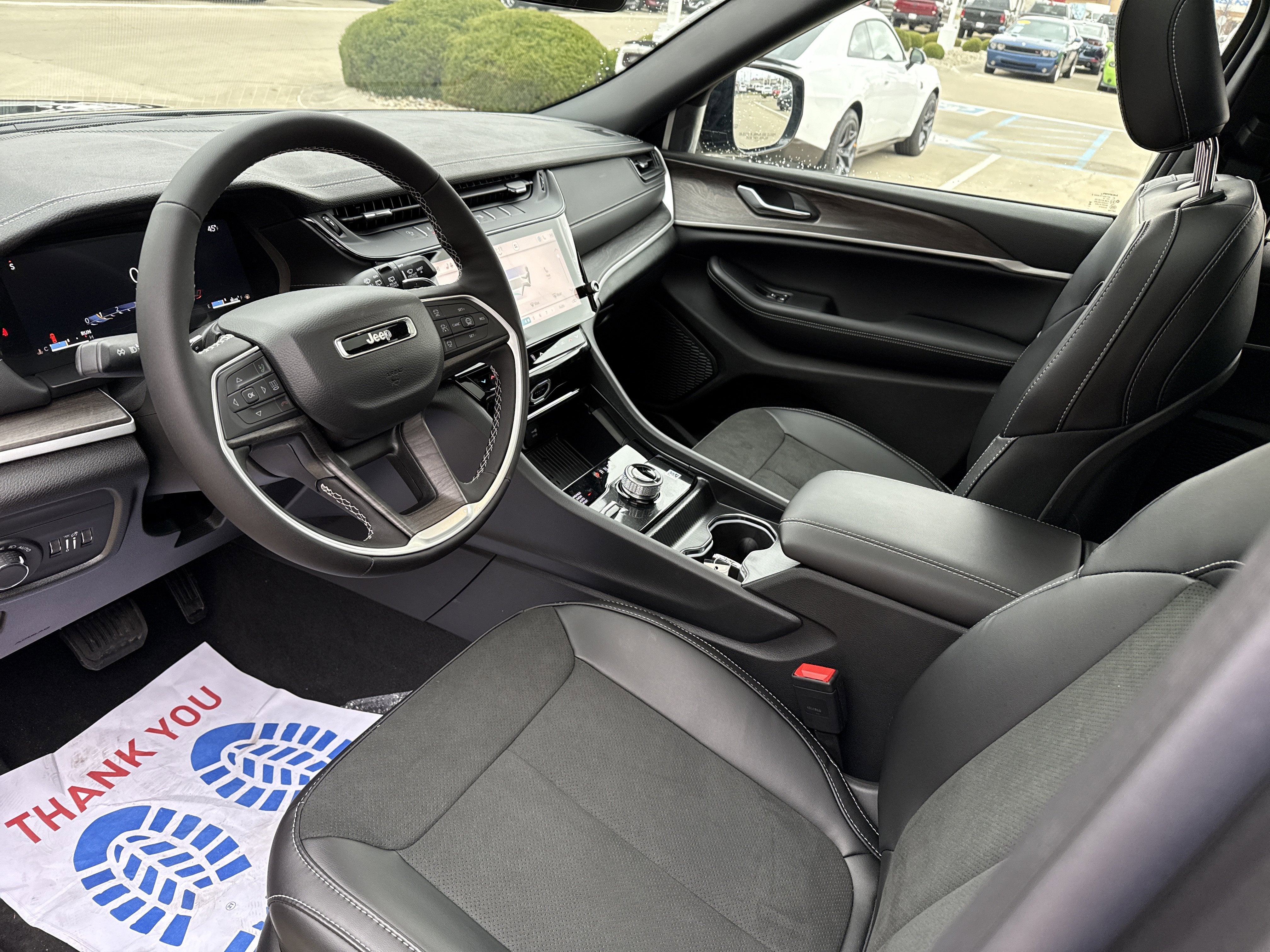 2026 Jeep Grand Cherokee Laredo Altitude 4x4