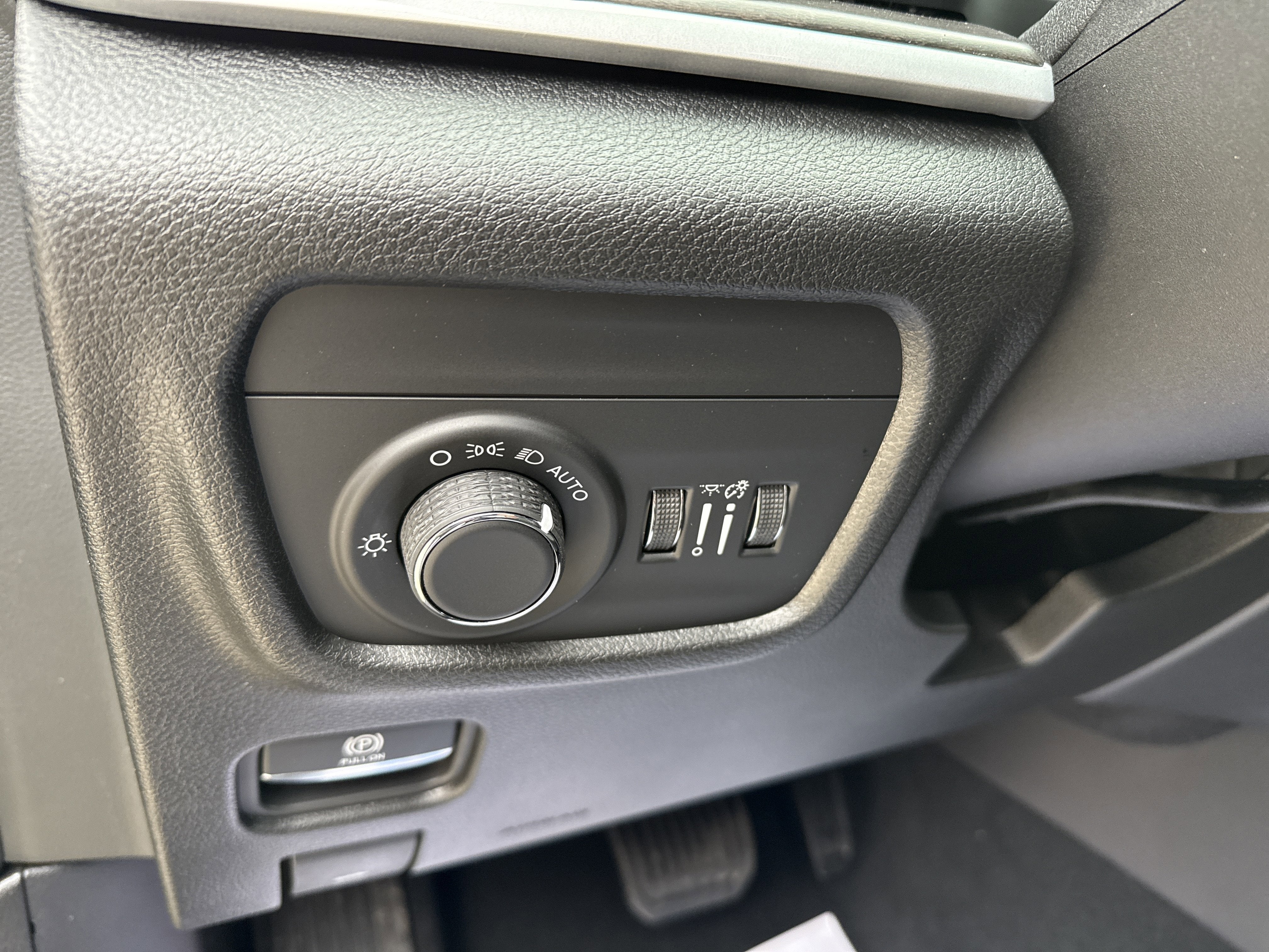 2026 Jeep Grand Cherokee Laredo Altitude 4x4