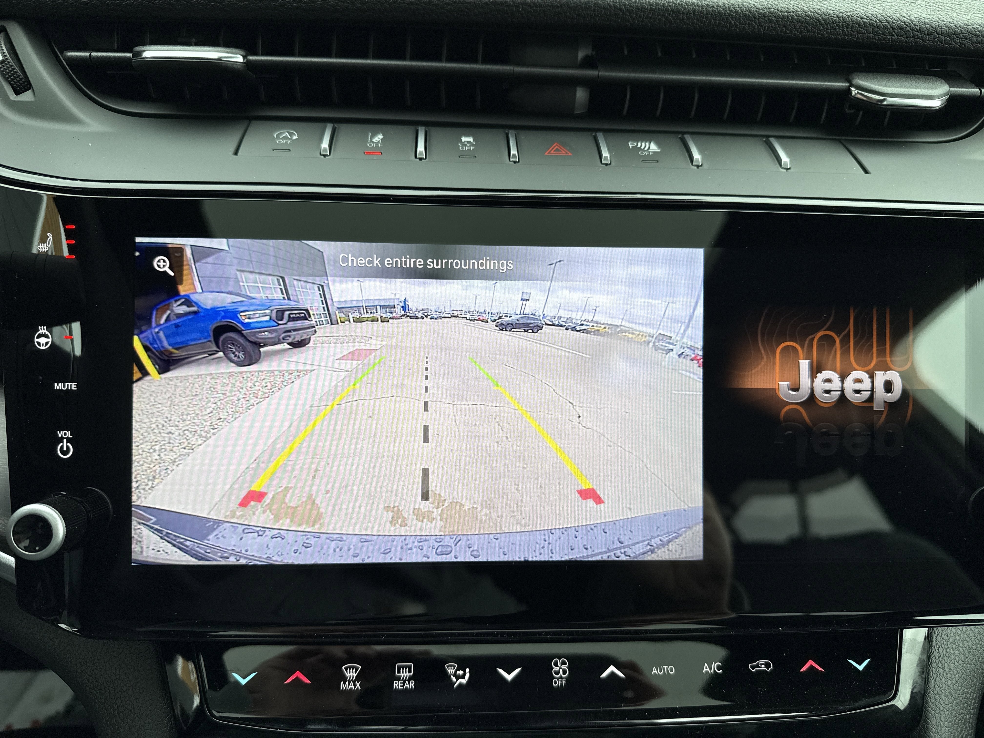 2026 Jeep Grand Cherokee Laredo Altitude 4x4