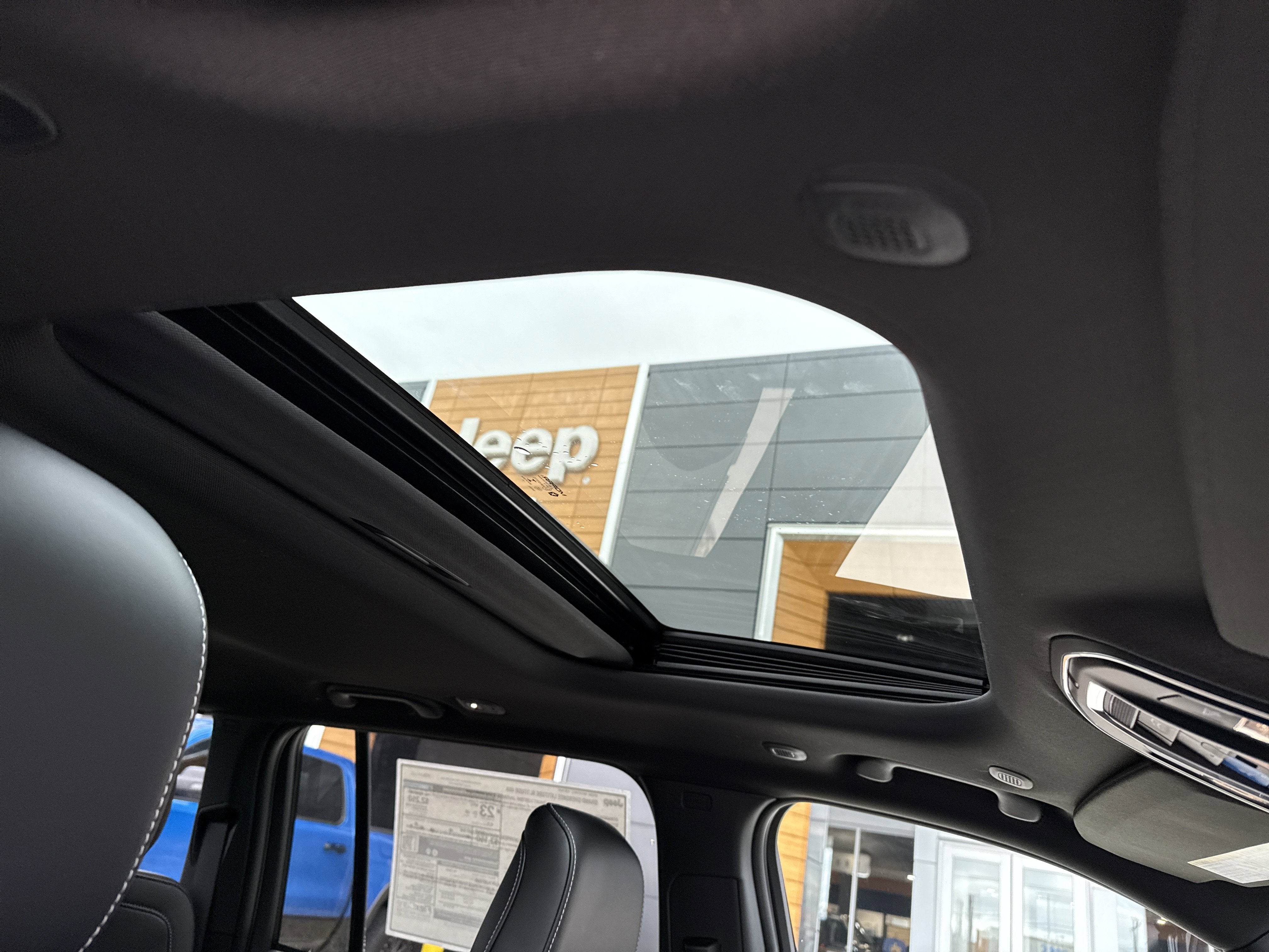 2026 Jeep Grand Cherokee Laredo Altitude 4x4