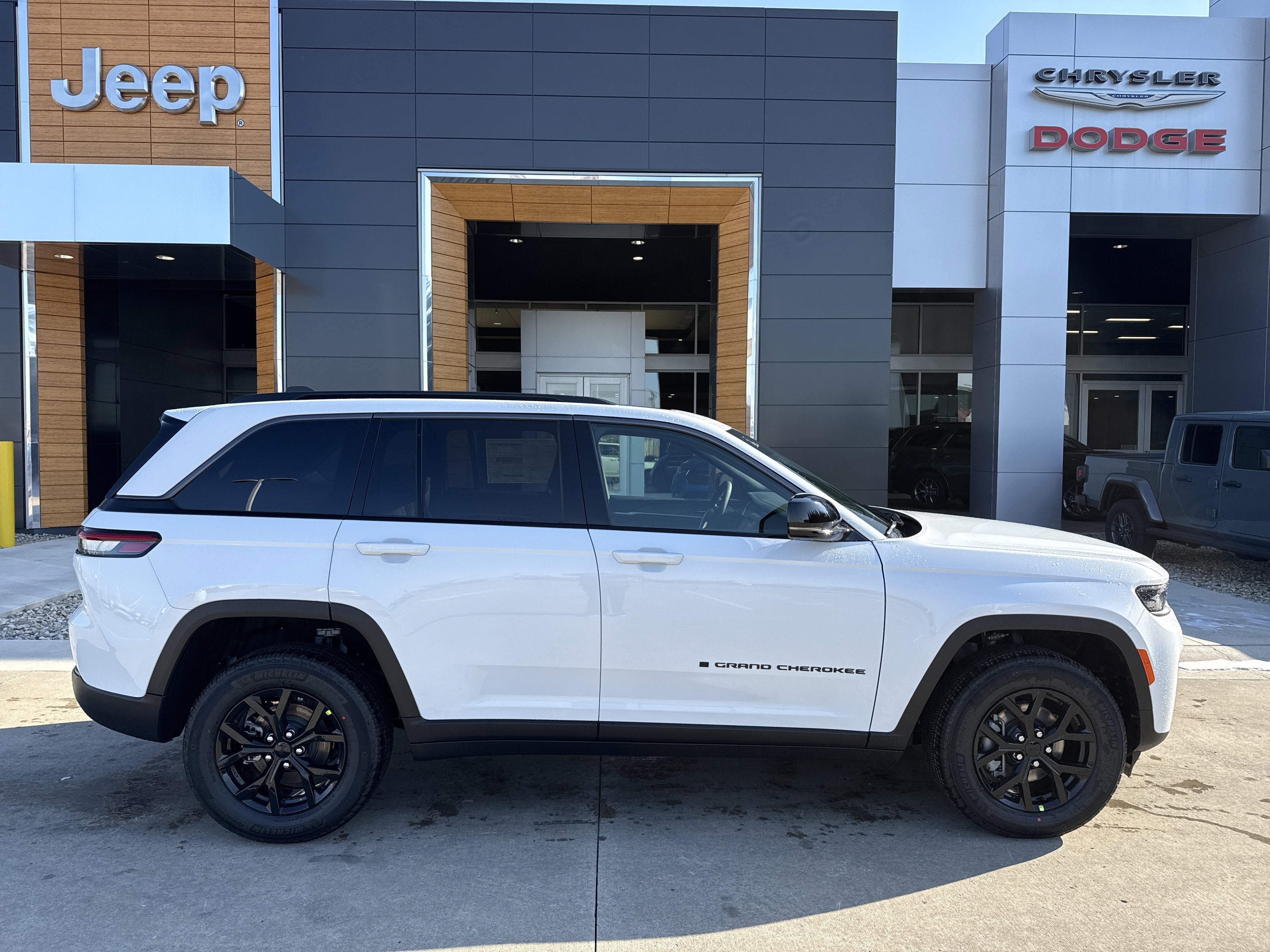 2026 Jeep Grand Cherokee Laredo Altitude 4x4