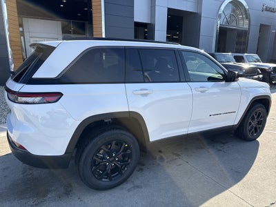 2026 Jeep Grand Cherokee Laredo Altitude 4x4