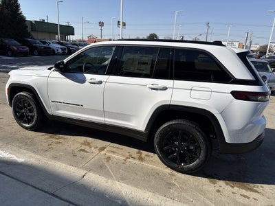2026 Jeep Grand Cherokee Laredo Altitude 4x4
