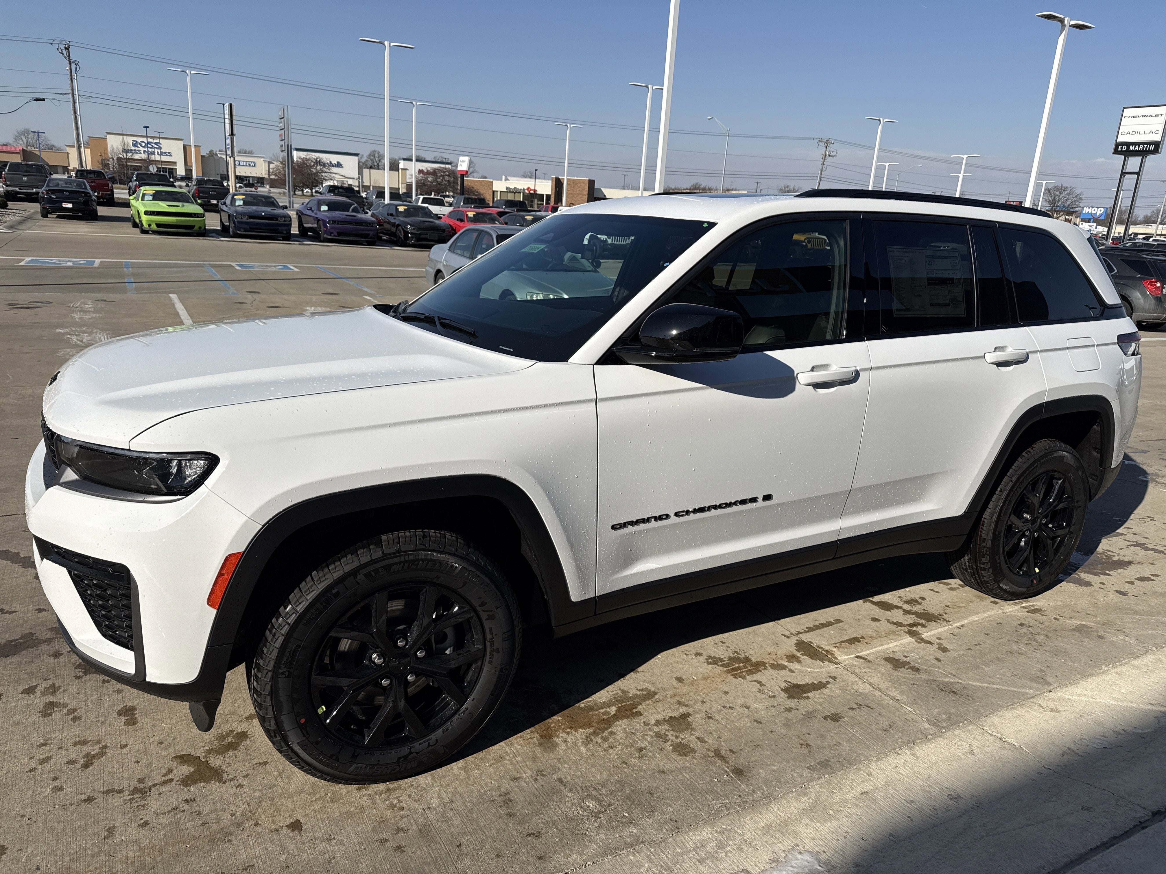 2026 Jeep Grand Cherokee Laredo Altitude 4x4