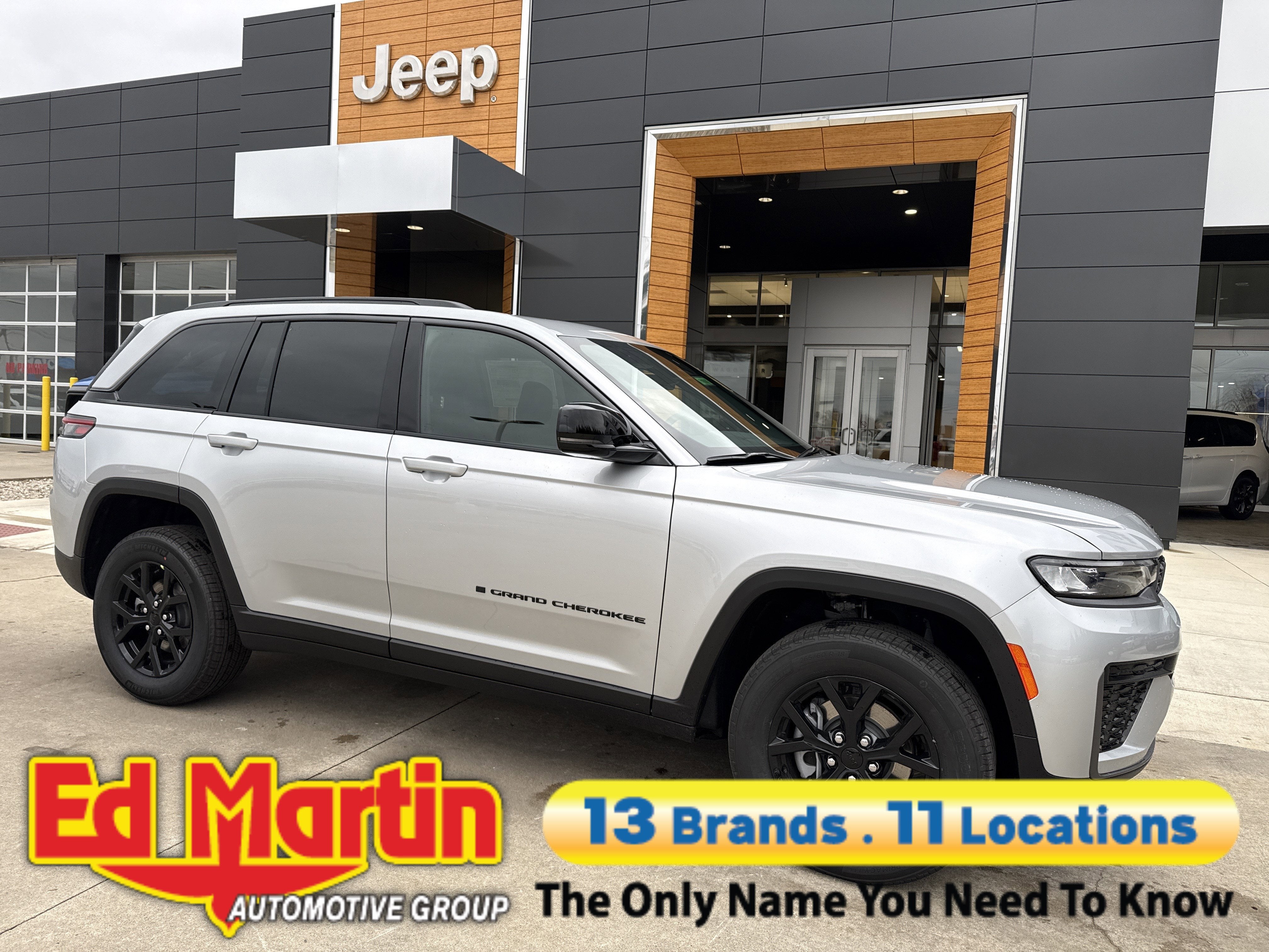 2026 Jeep Grand Cherokee Laredo Altitude 4x4