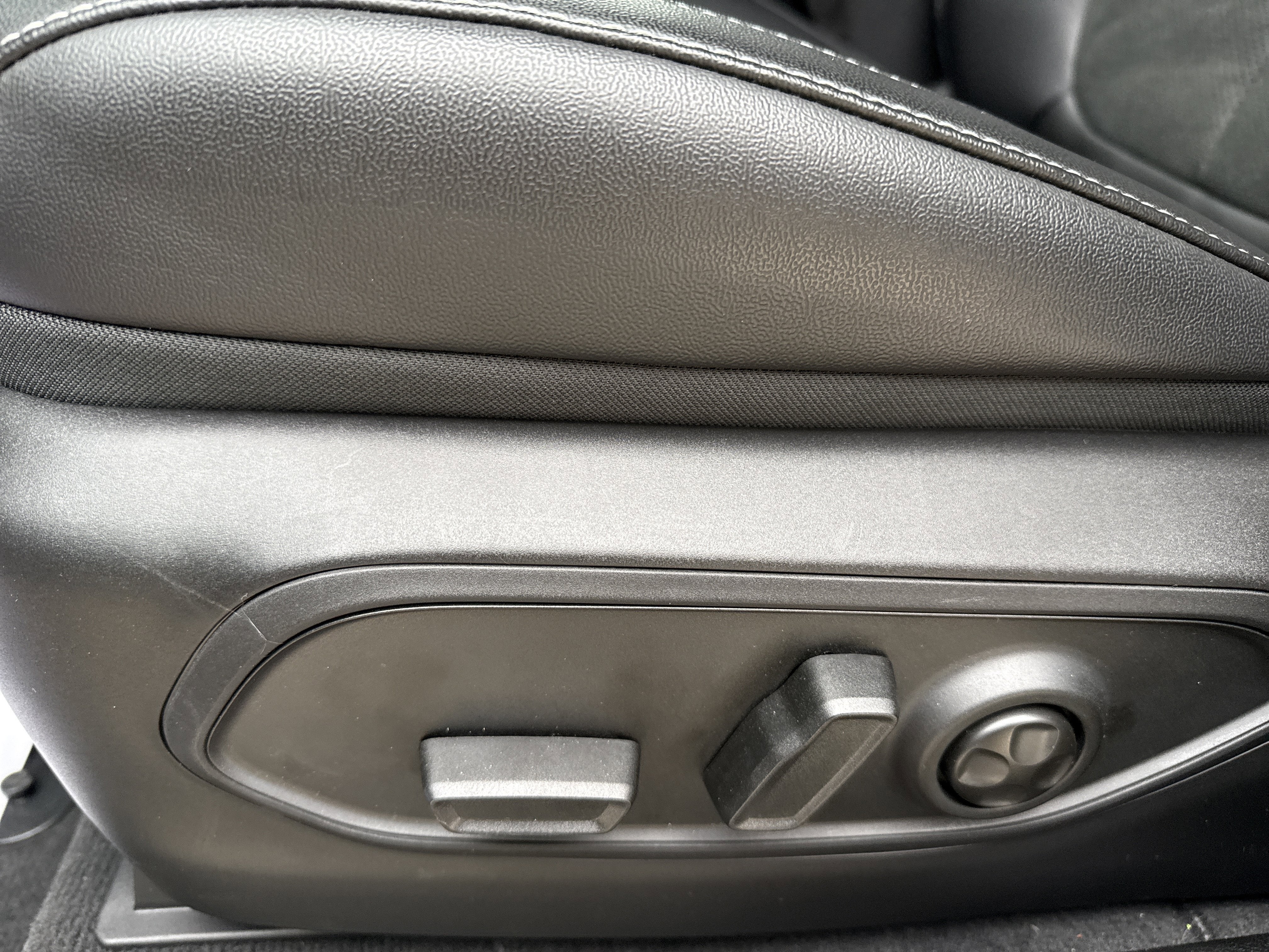 2026 Jeep Grand Cherokee Laredo Altitude 4x4