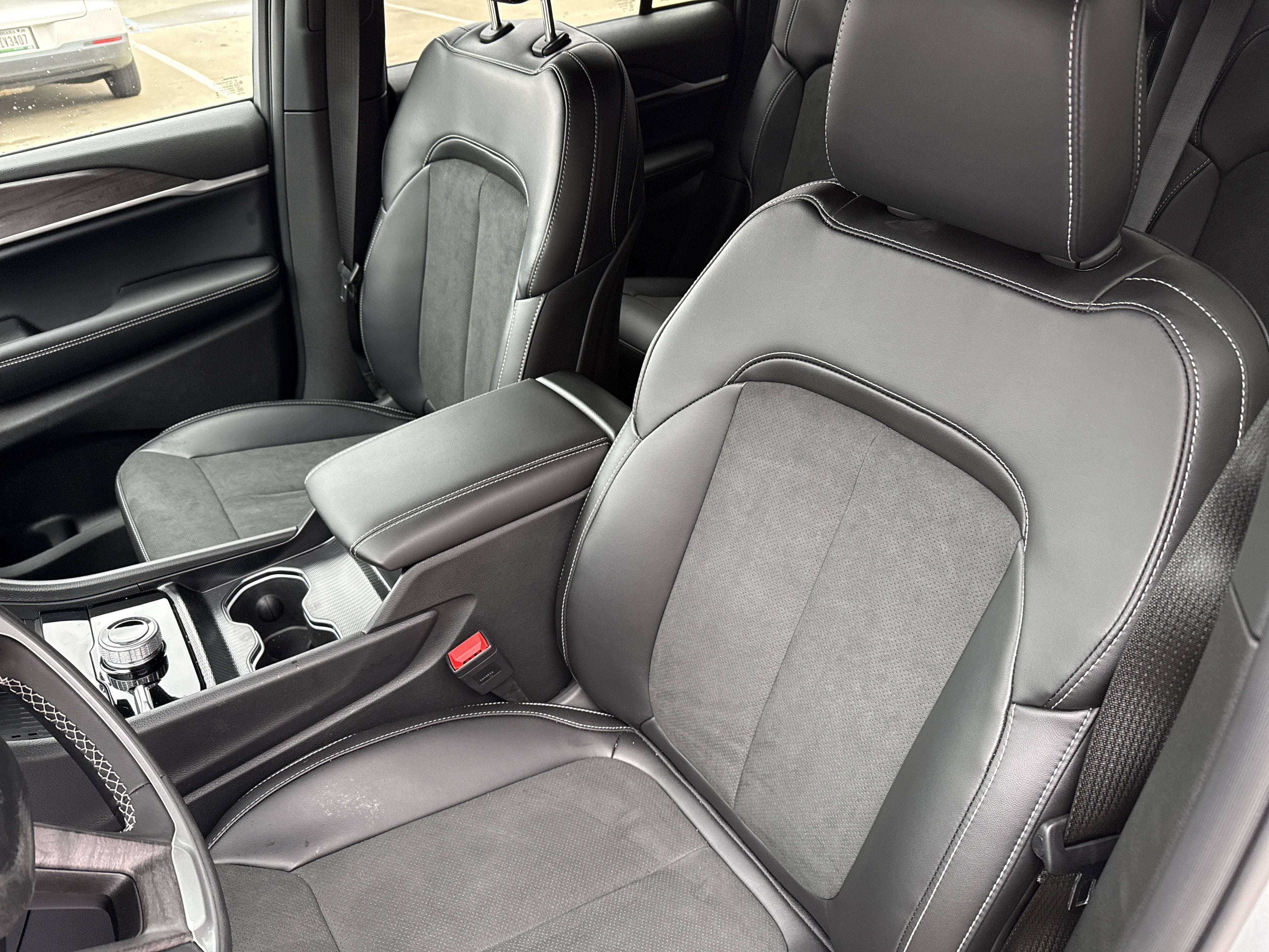 2026 Jeep Grand Cherokee Laredo Altitude 4x4