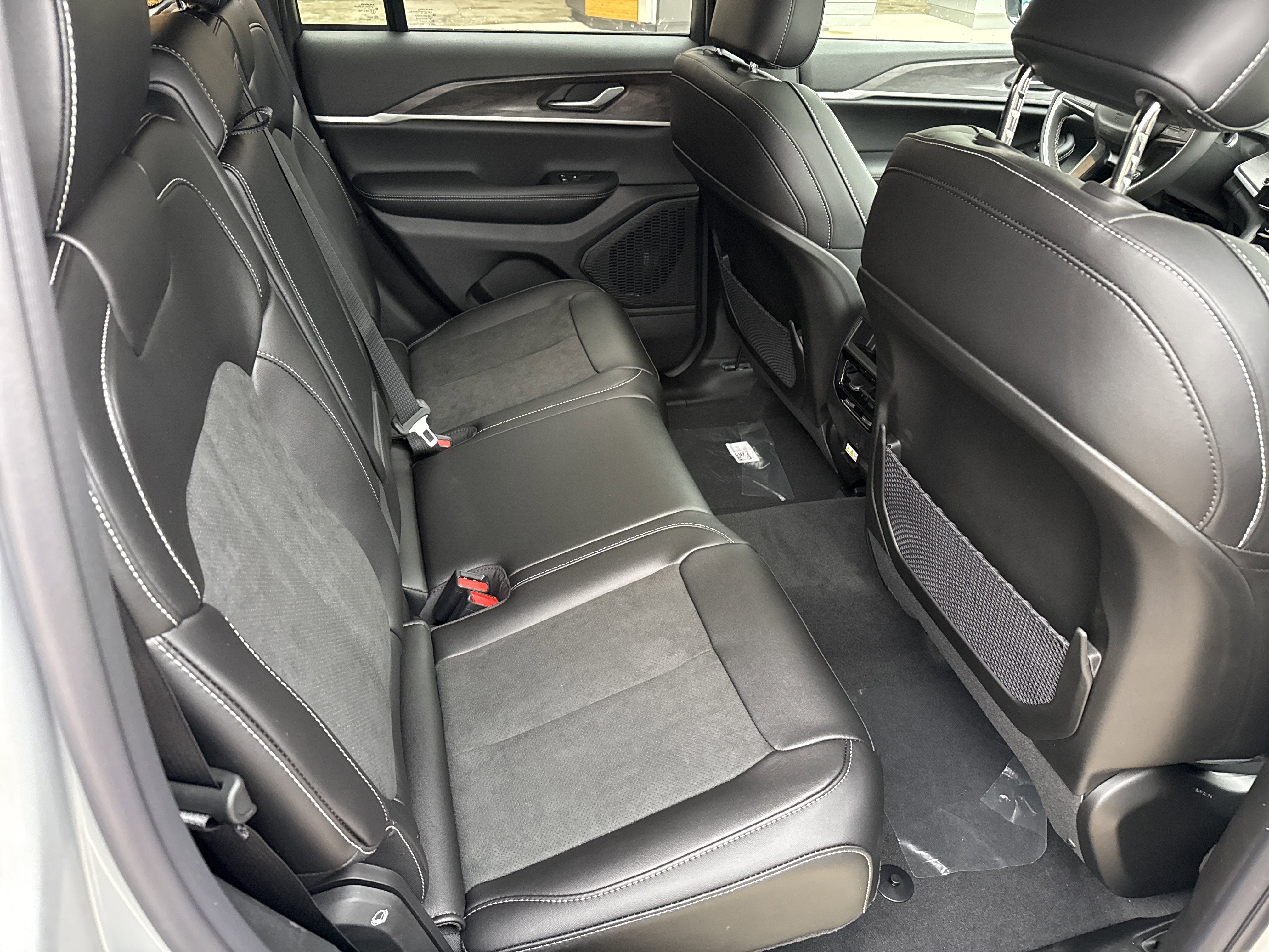 2026 Jeep Grand Cherokee Laredo Altitude 4x4