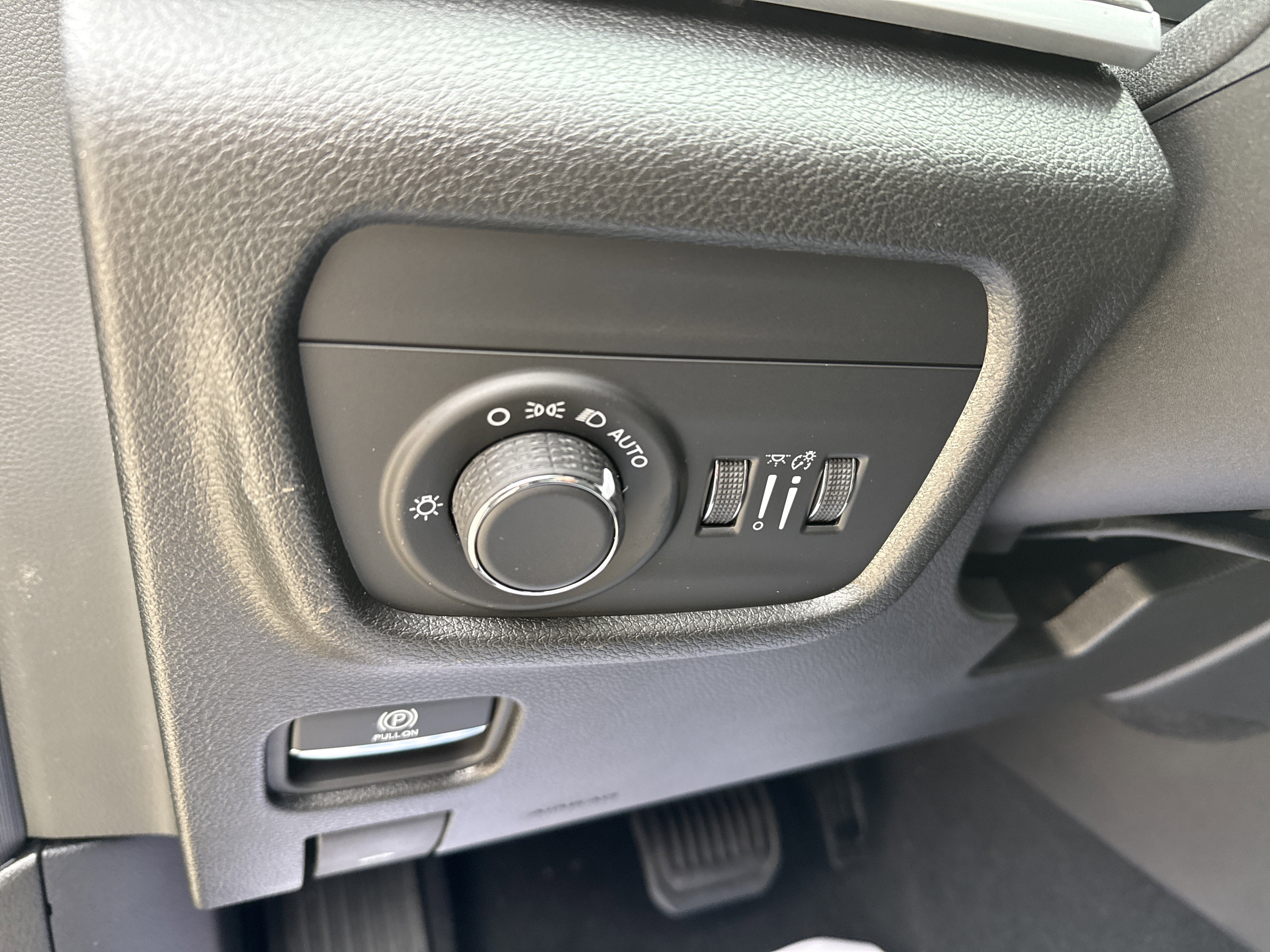 2026 Jeep Grand Cherokee Laredo Altitude 4x4