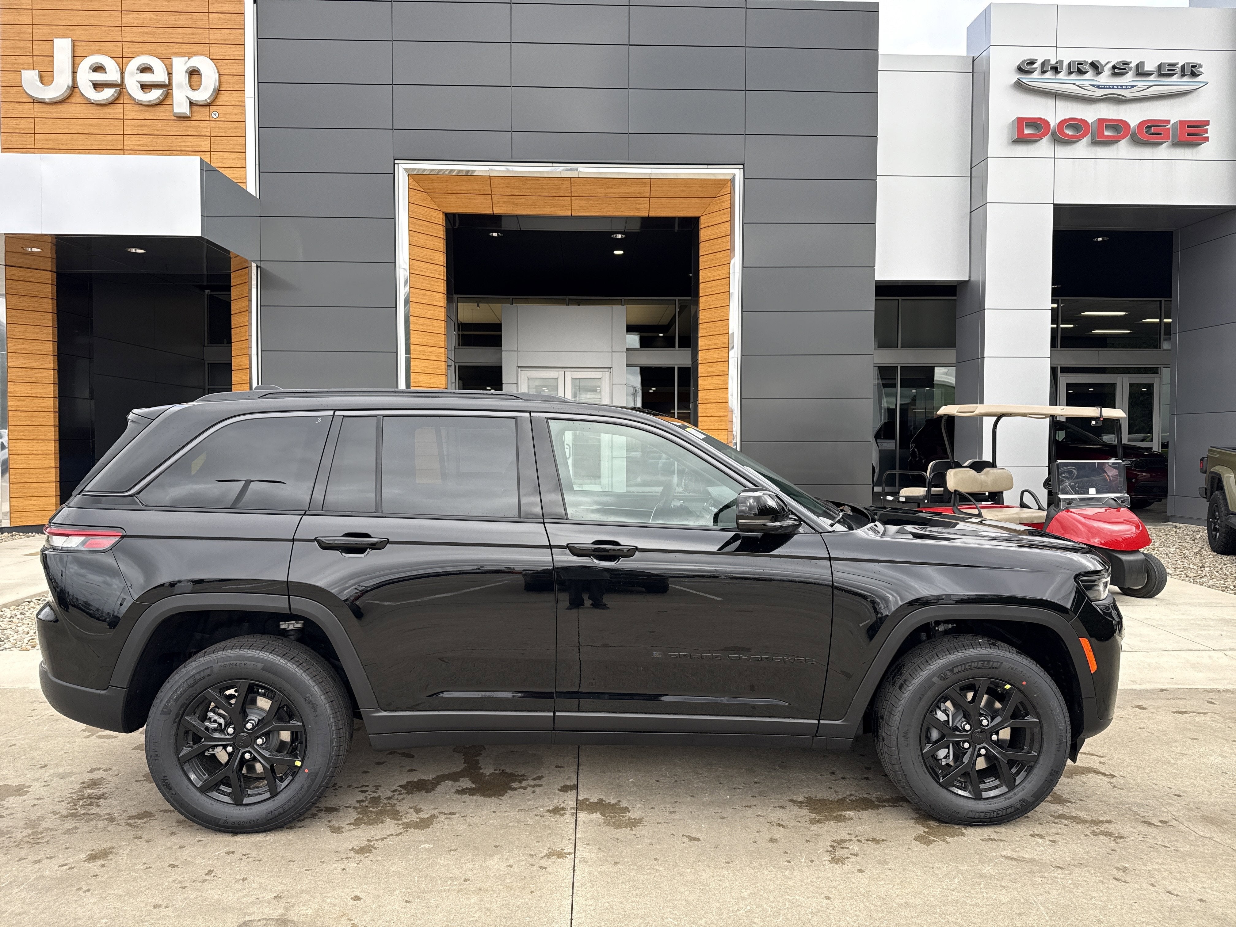 2026 Jeep Grand Cherokee Laredo Altitude 4x4