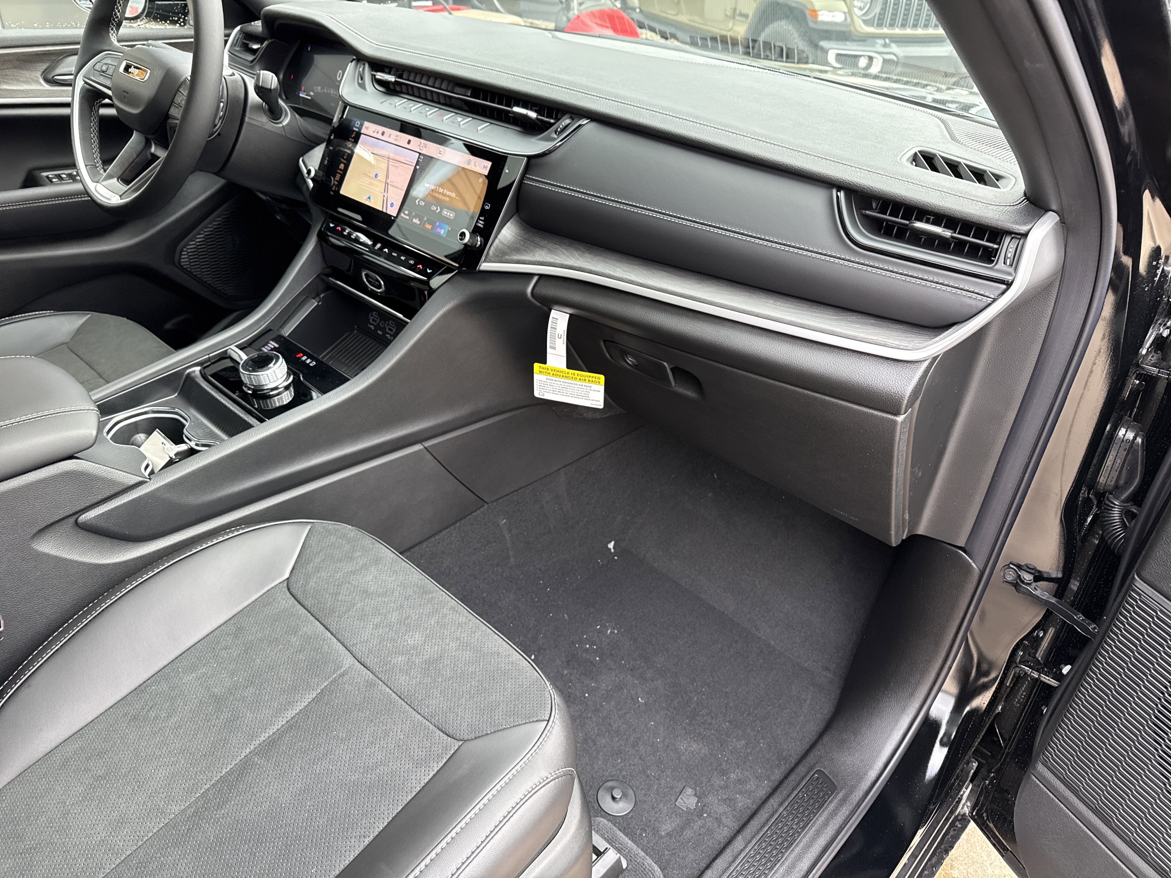 2026 Jeep Grand Cherokee Laredo Altitude 4x4