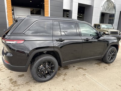 2026 Jeep Grand Cherokee Laredo Altitude 4x4