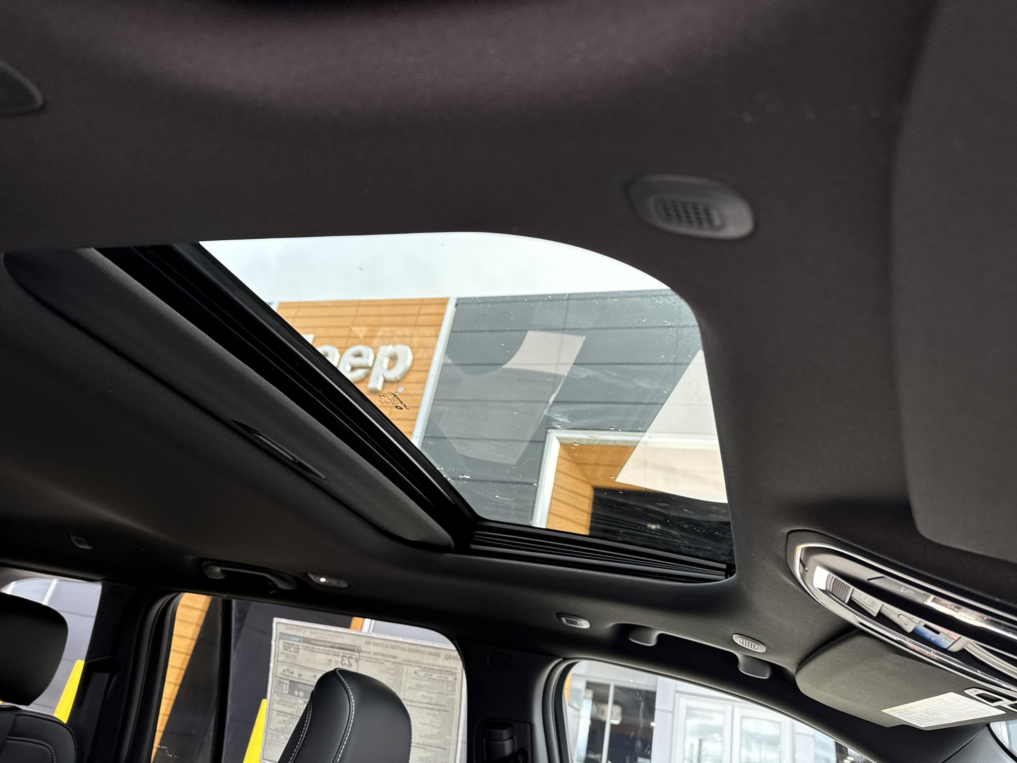 2026 Jeep Grand Cherokee Laredo Altitude 4x4