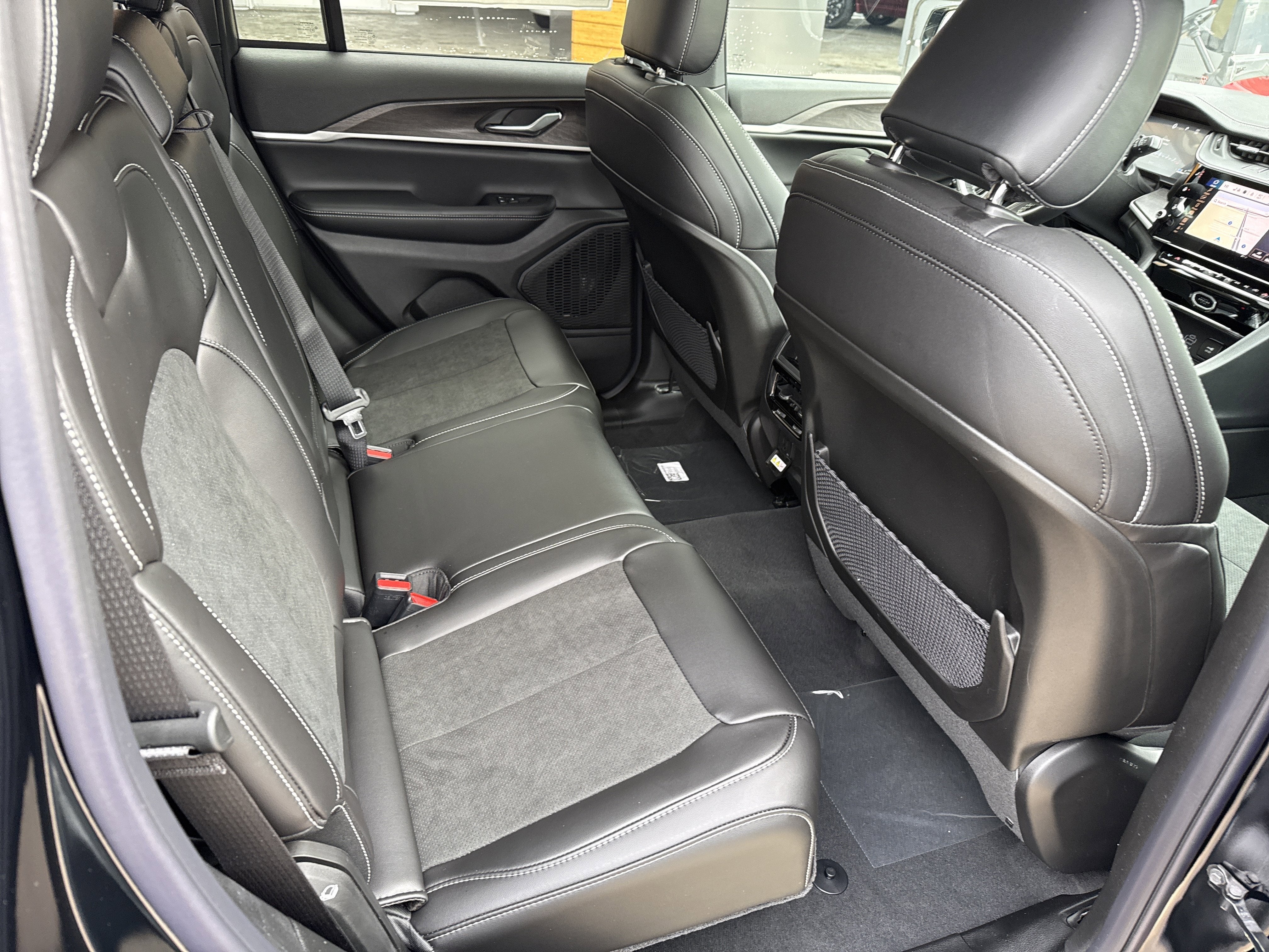 2026 Jeep Grand Cherokee Laredo Altitude 4x4