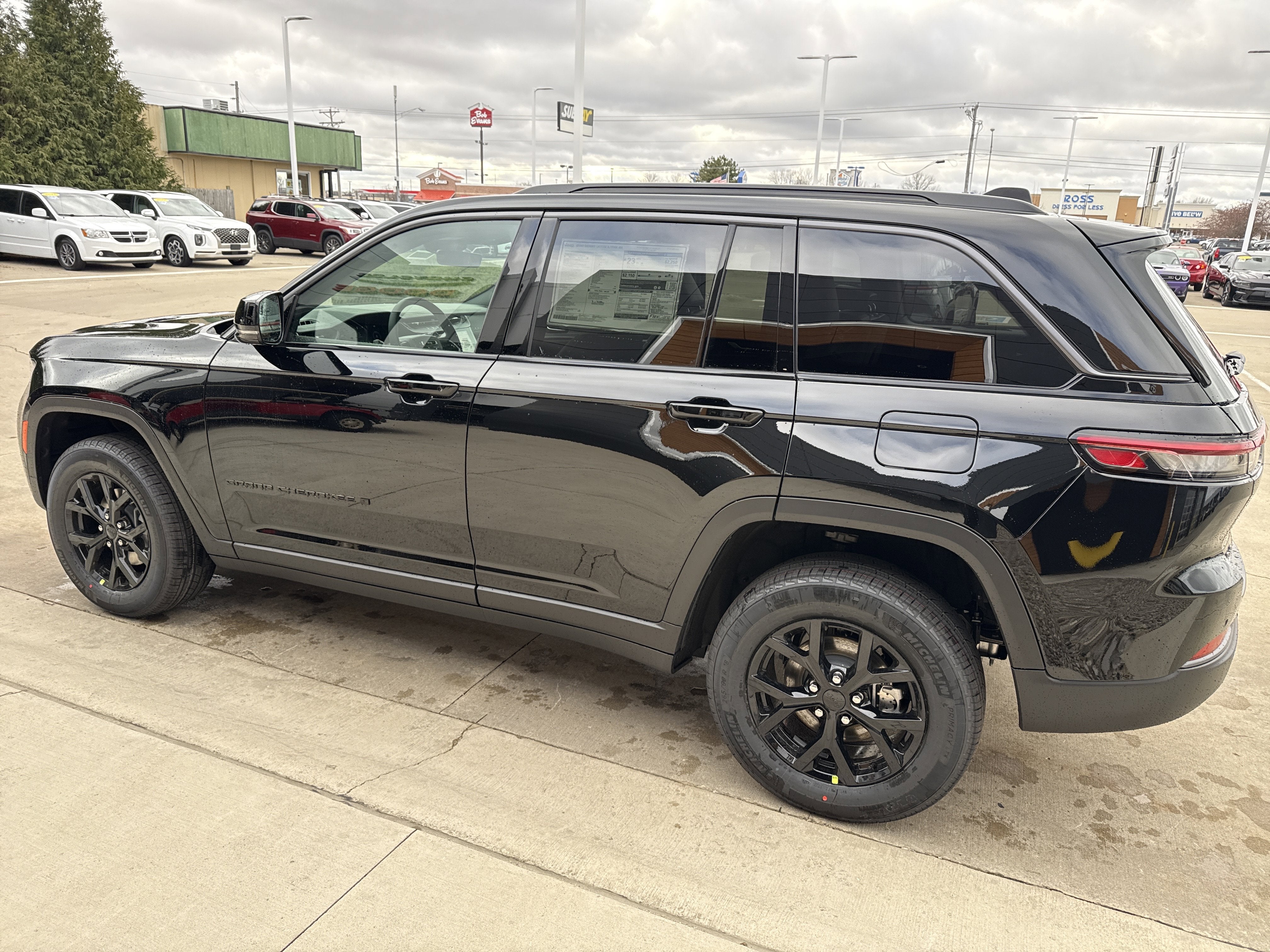 2026 Jeep Grand Cherokee Laredo Altitude 4x4