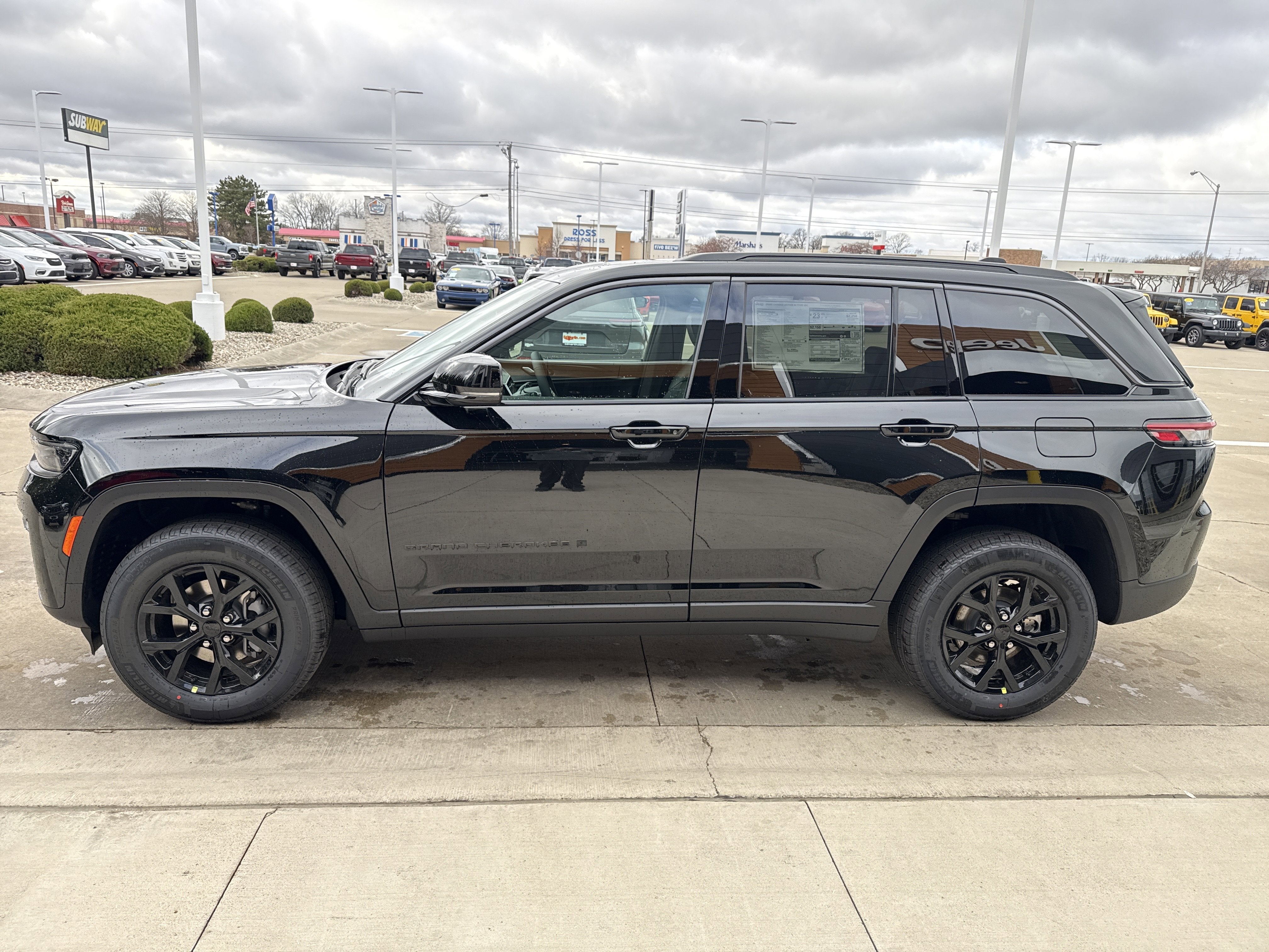 2026 Jeep Grand Cherokee Laredo Altitude 4x4
