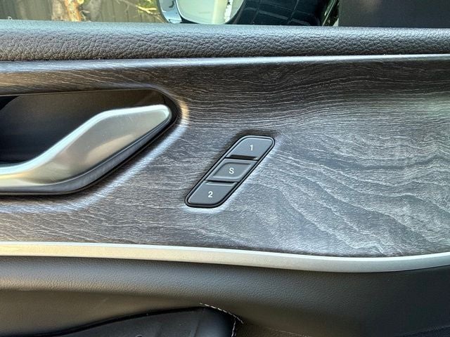 2027 Jeep Grand Cherokee Limited Reserve