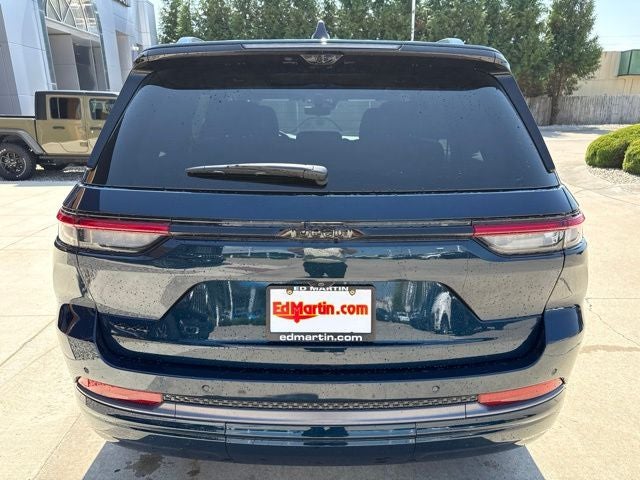 2027 Jeep Grand Cherokee Limited Reserve