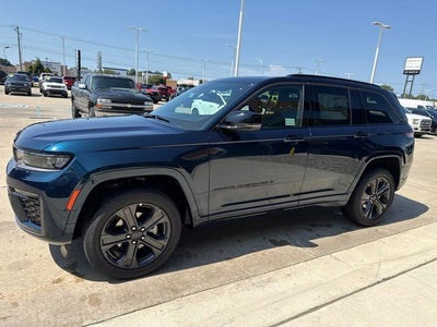 2027 Jeep Grand Cherokee Limited Reserve