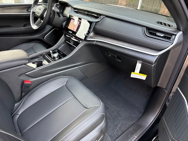 2027 Jeep Grand Cherokee Limited Reserve