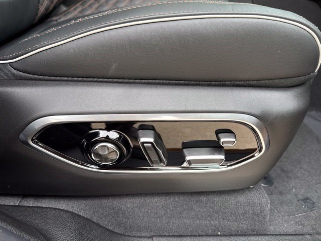 2027 Jeep Grand Cherokee Summit