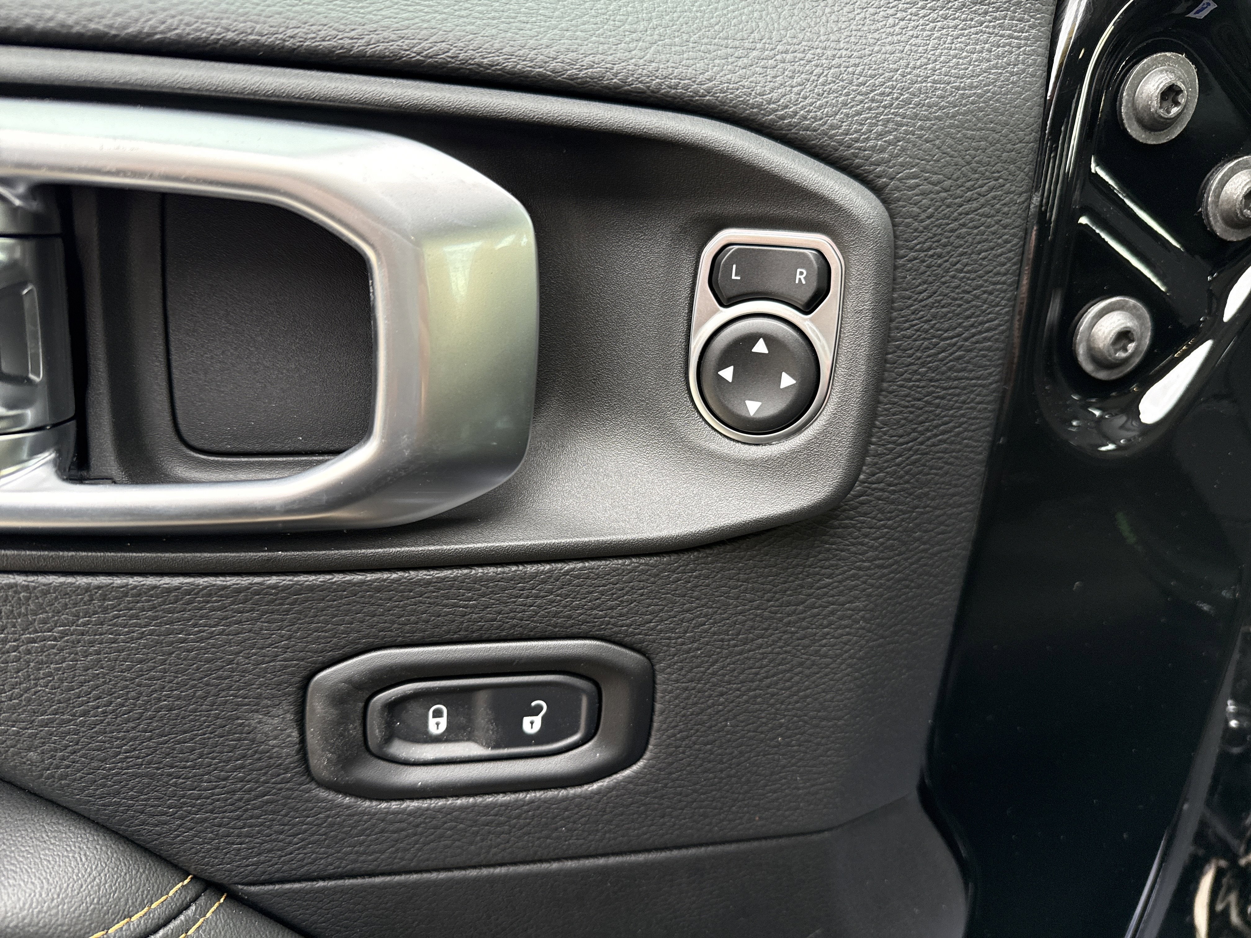 2026 Jeep Gladiator Sahara 4x4