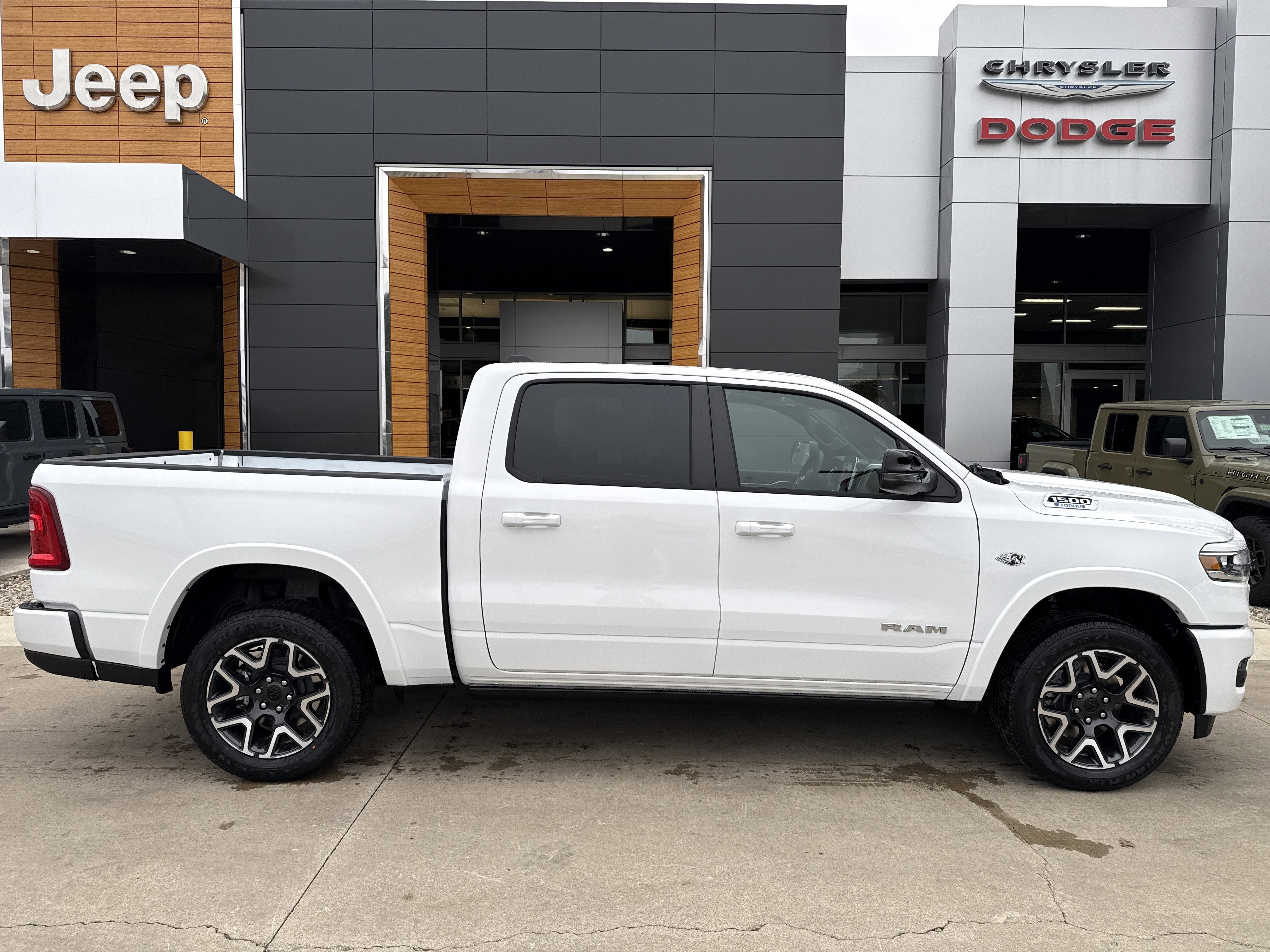 2026 RAM Ram 1500 Laramie 4x4 Crew Cab 5'7 Box