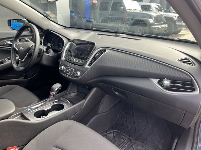 2025 Chevrolet Malibu RS