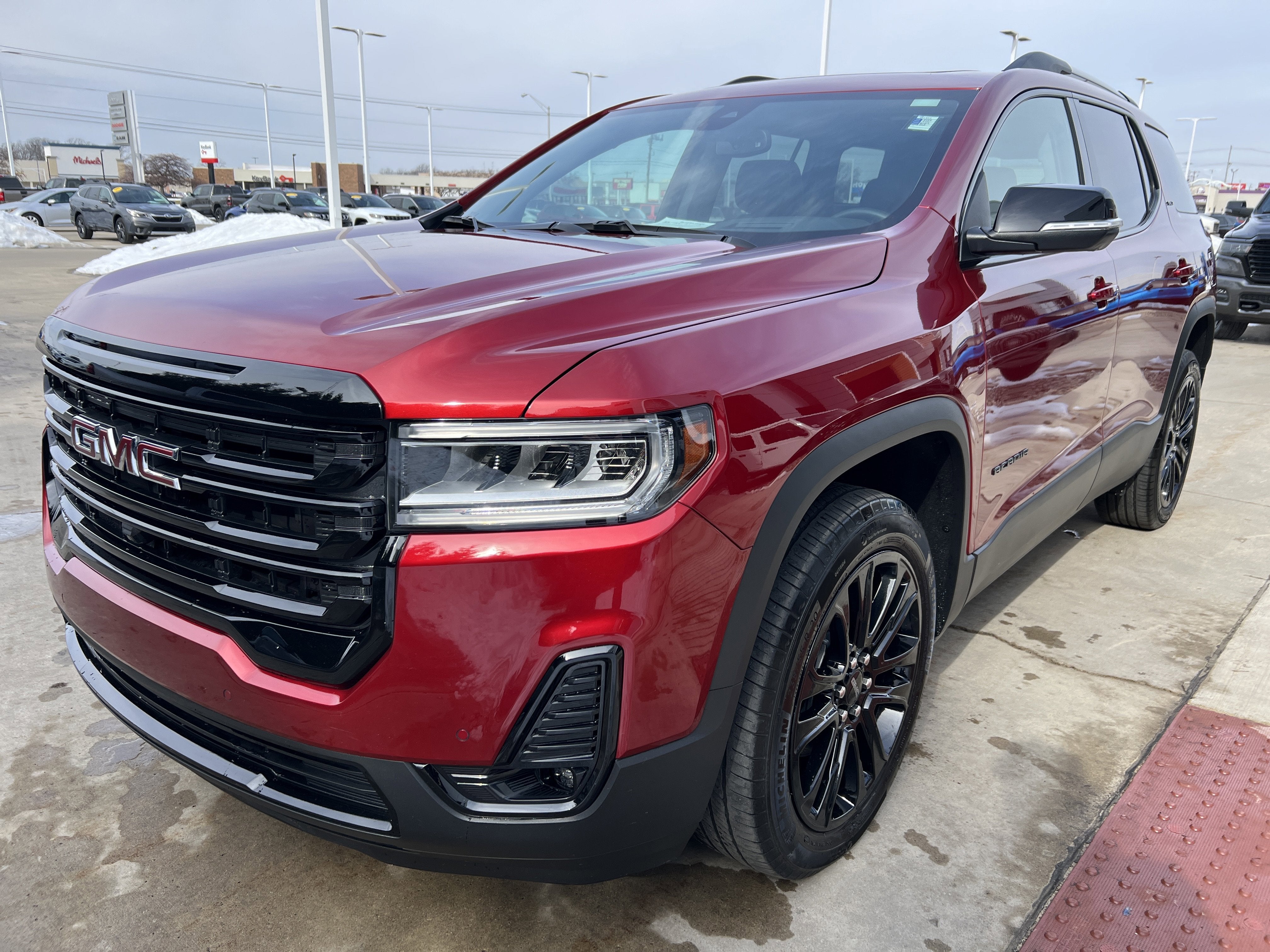 2023 GMC Acadia SLT