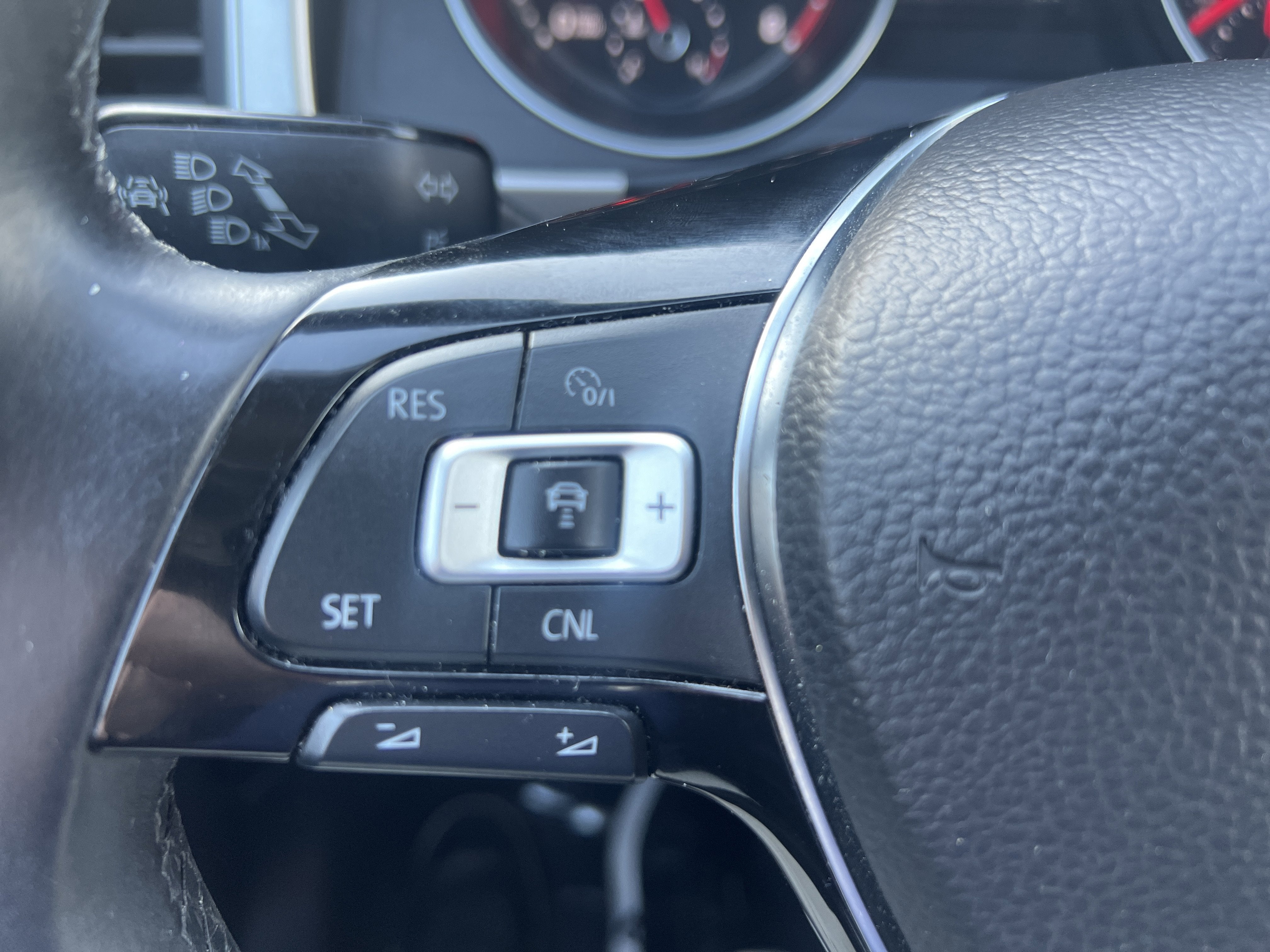 2018 Volkswagen Atlas 3.6L V6 SE with Technology