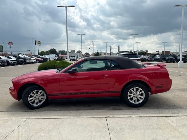 2007 Ford Mustang V6 Deluxe