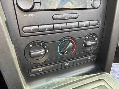 2007 Ford Mustang V6 Deluxe