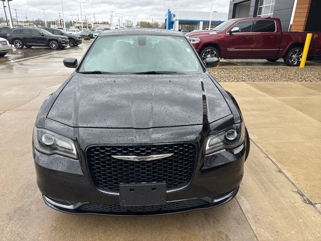 2017 Chrysler 300 S