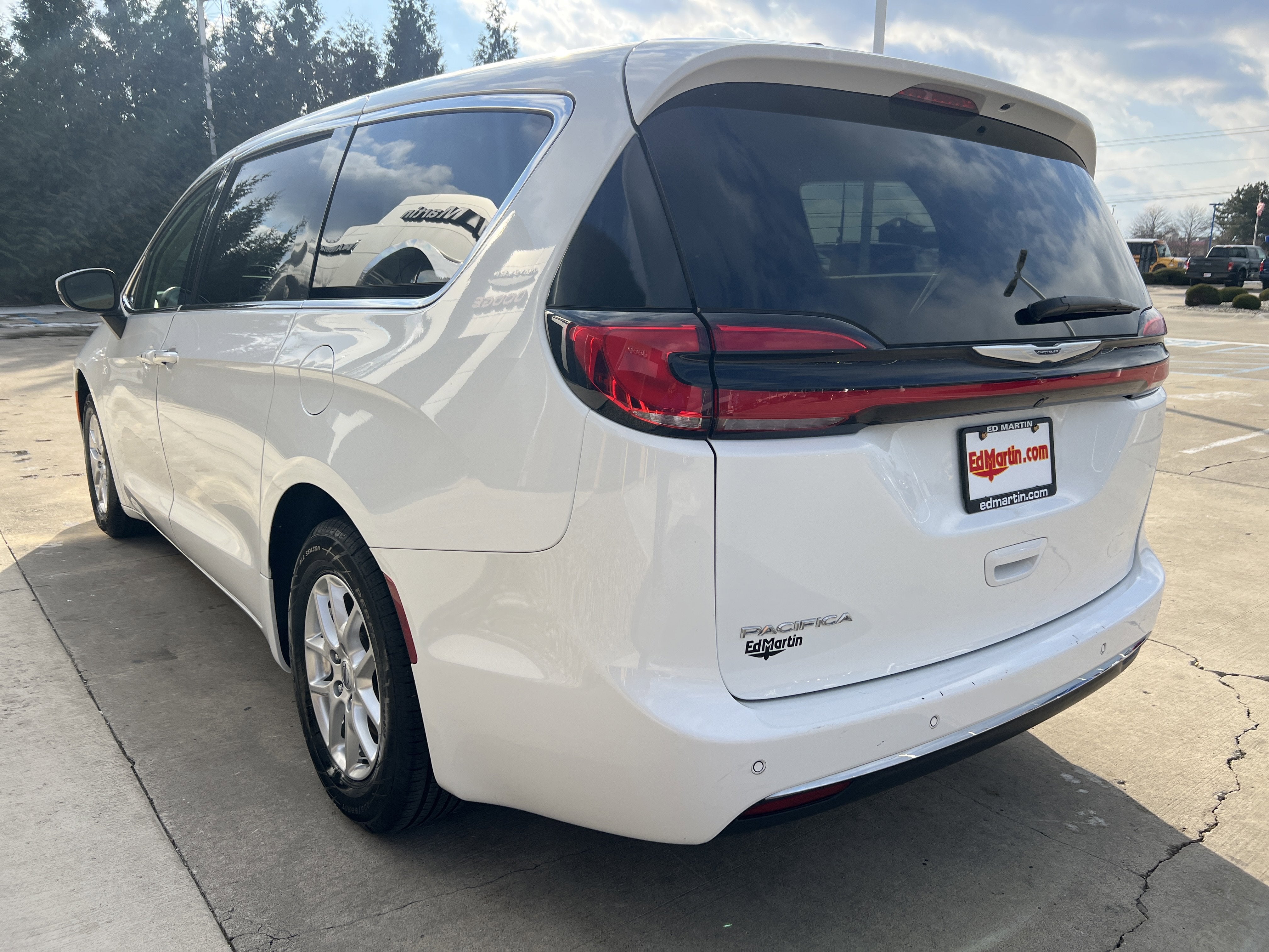 2023 Chrysler Pacifica Touring L