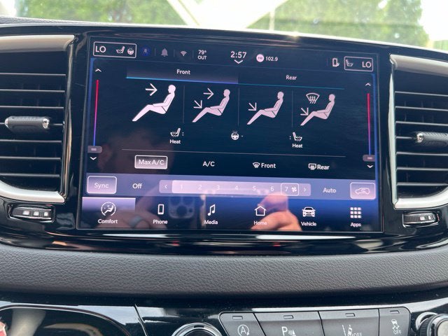 2025 Chrysler Pacifica Select