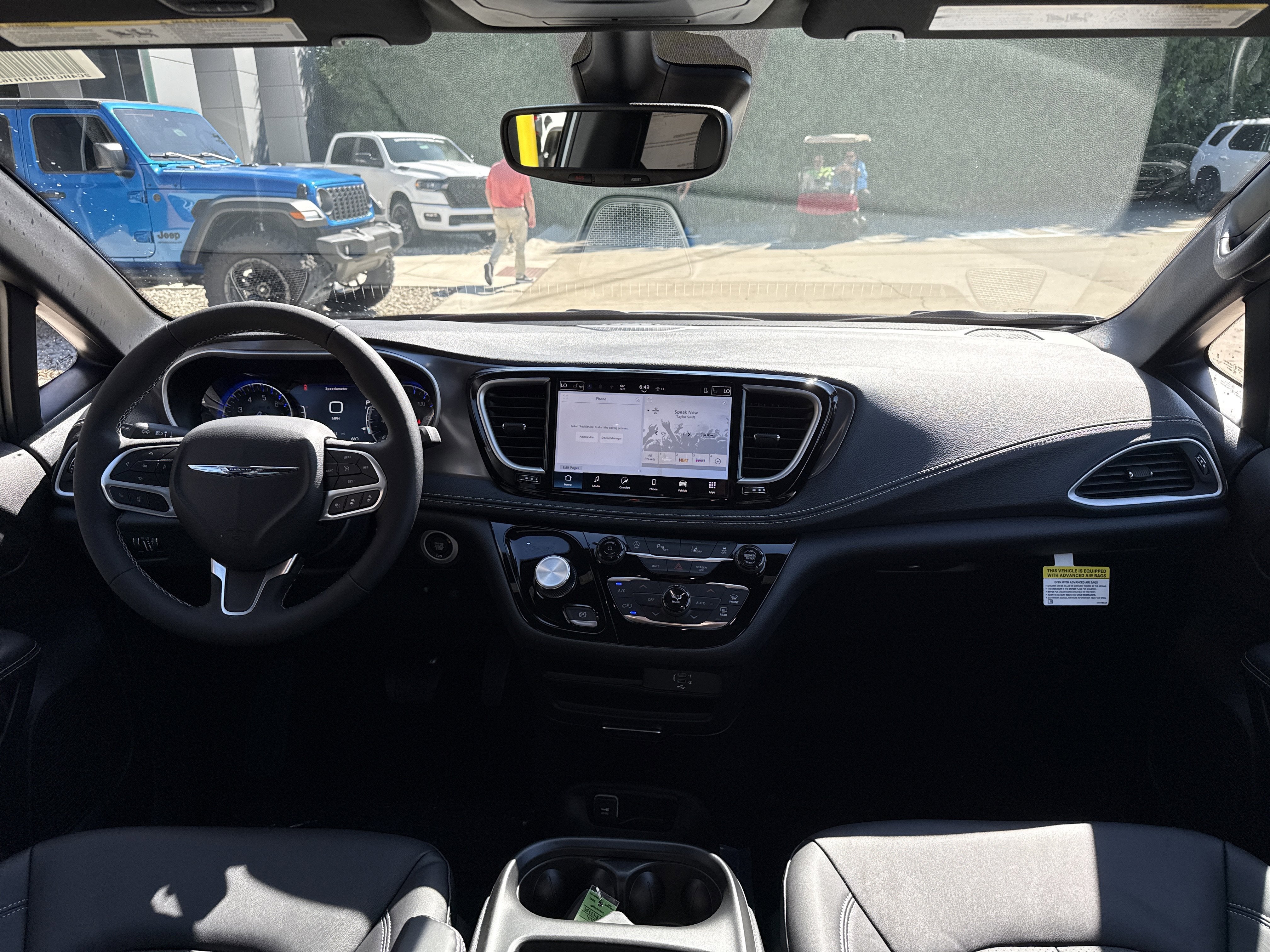 2026 Chrysler Pacifica Select