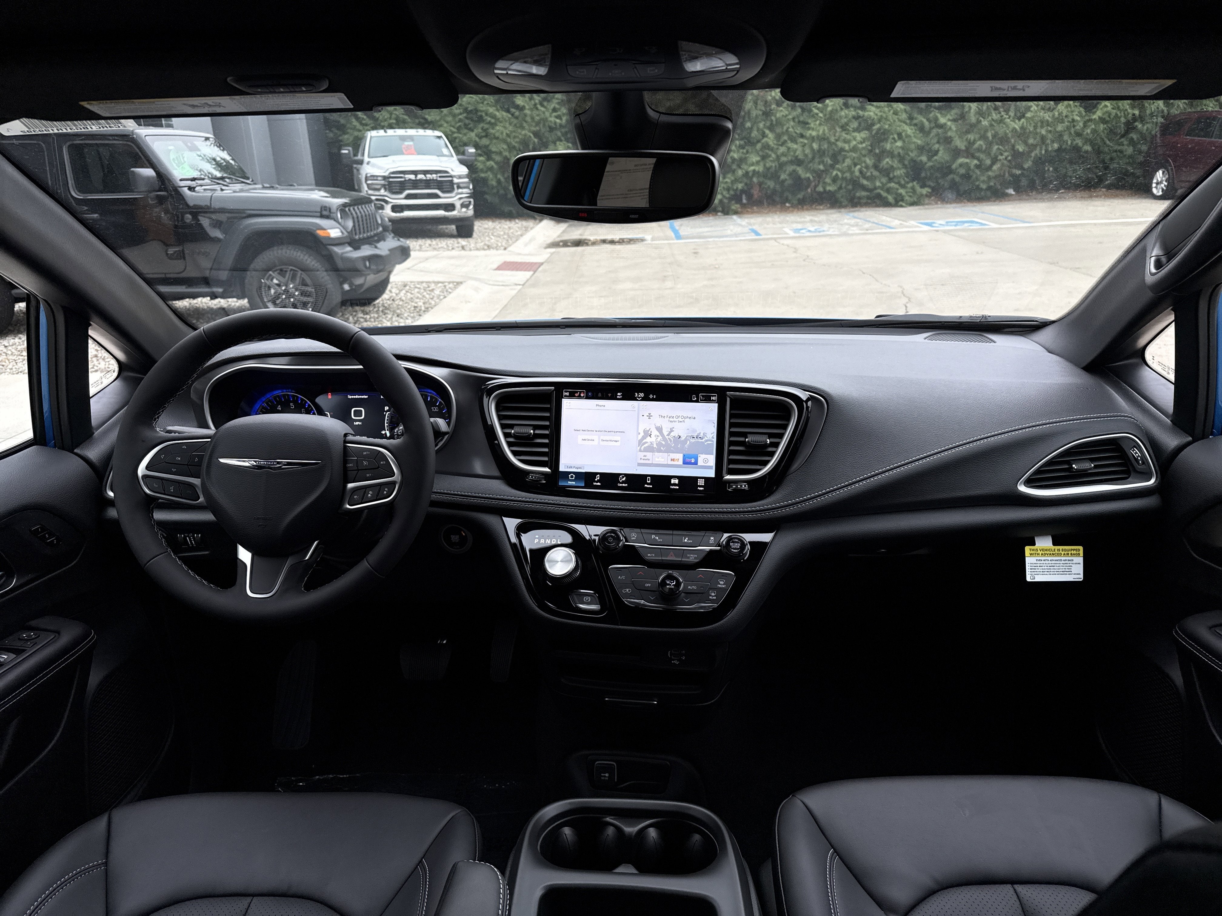 2026 Chrysler Pacifica Select