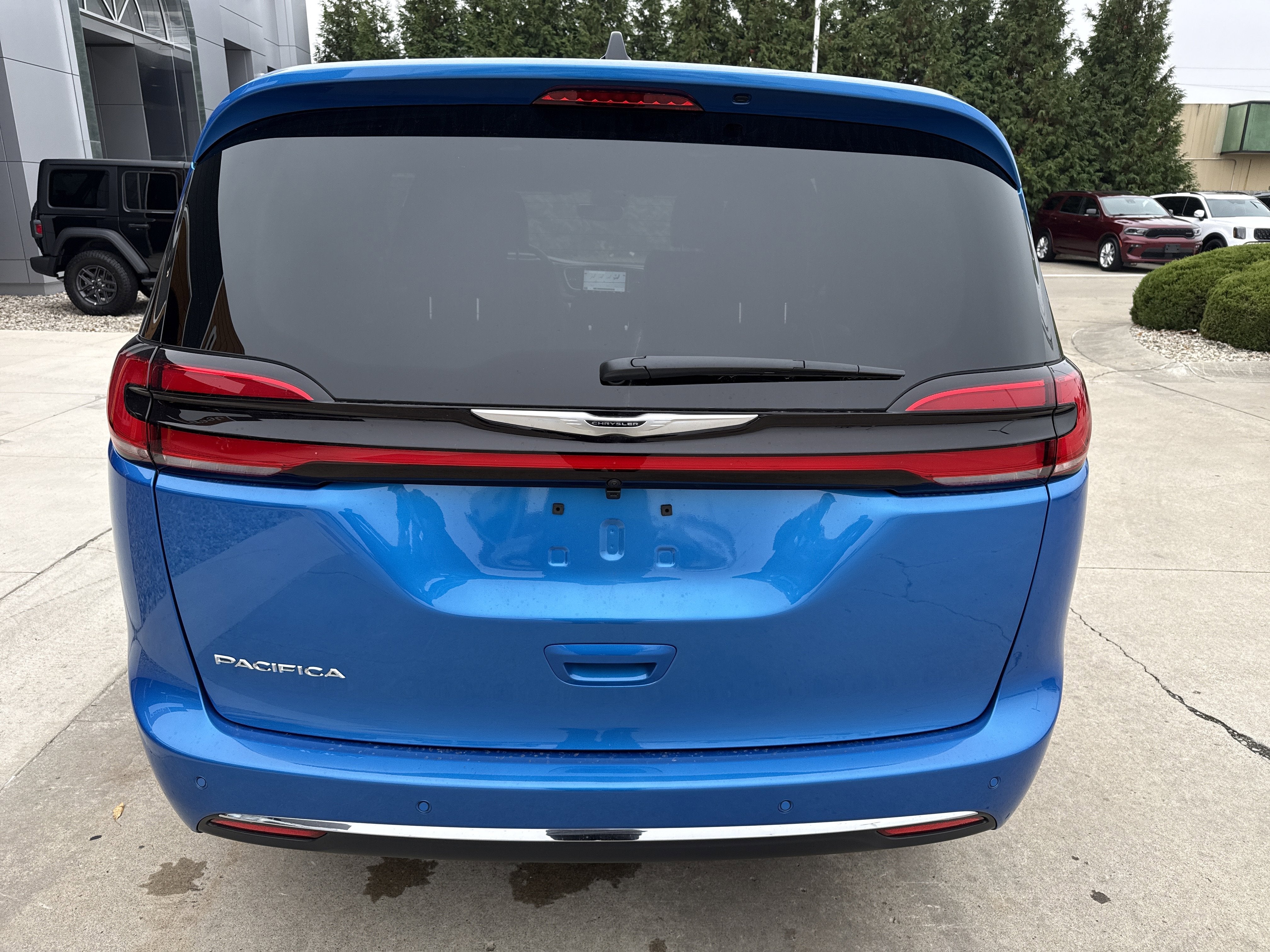 2026 Chrysler Pacifica Select