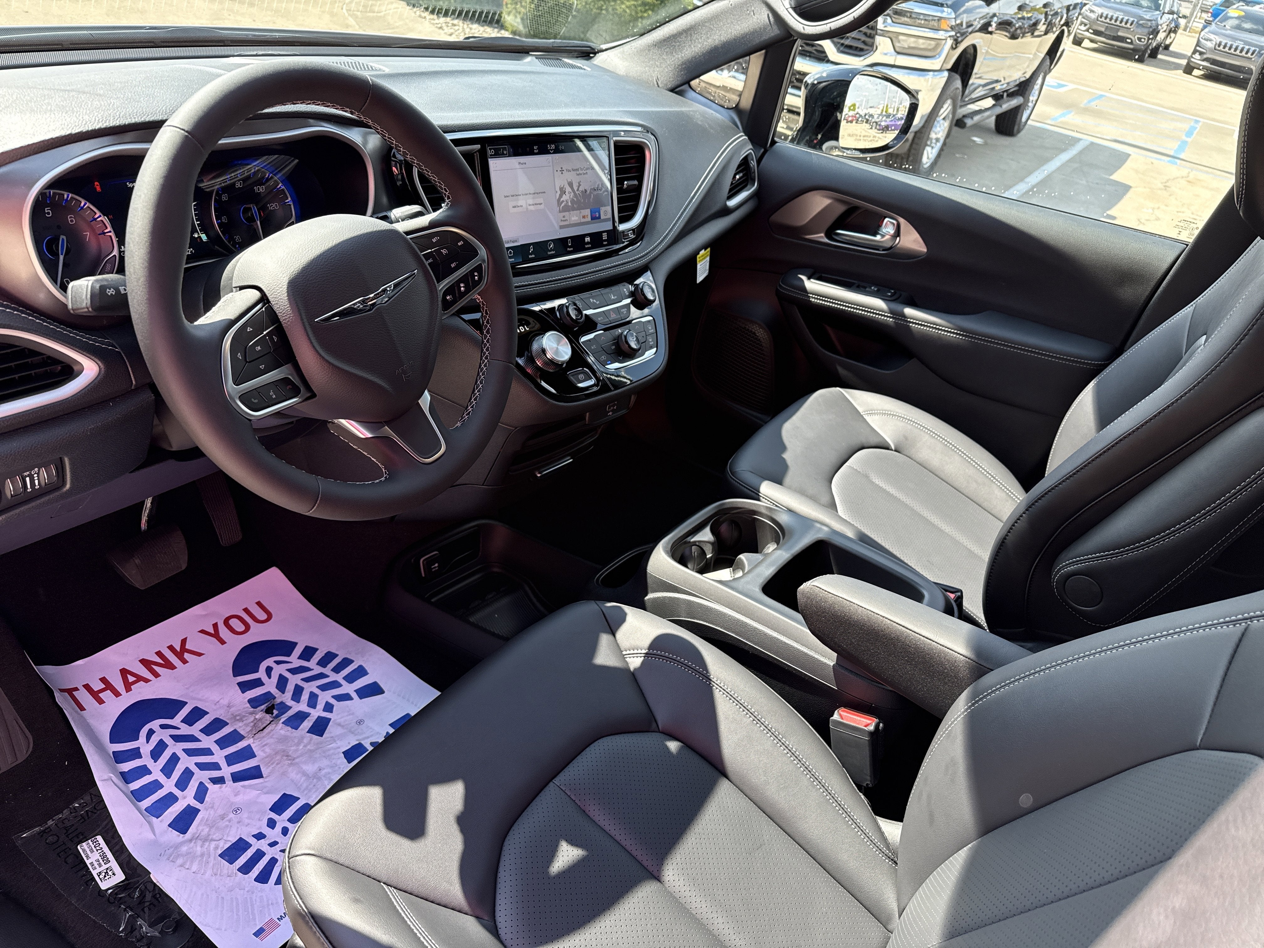 2026 Chrysler Pacifica Select