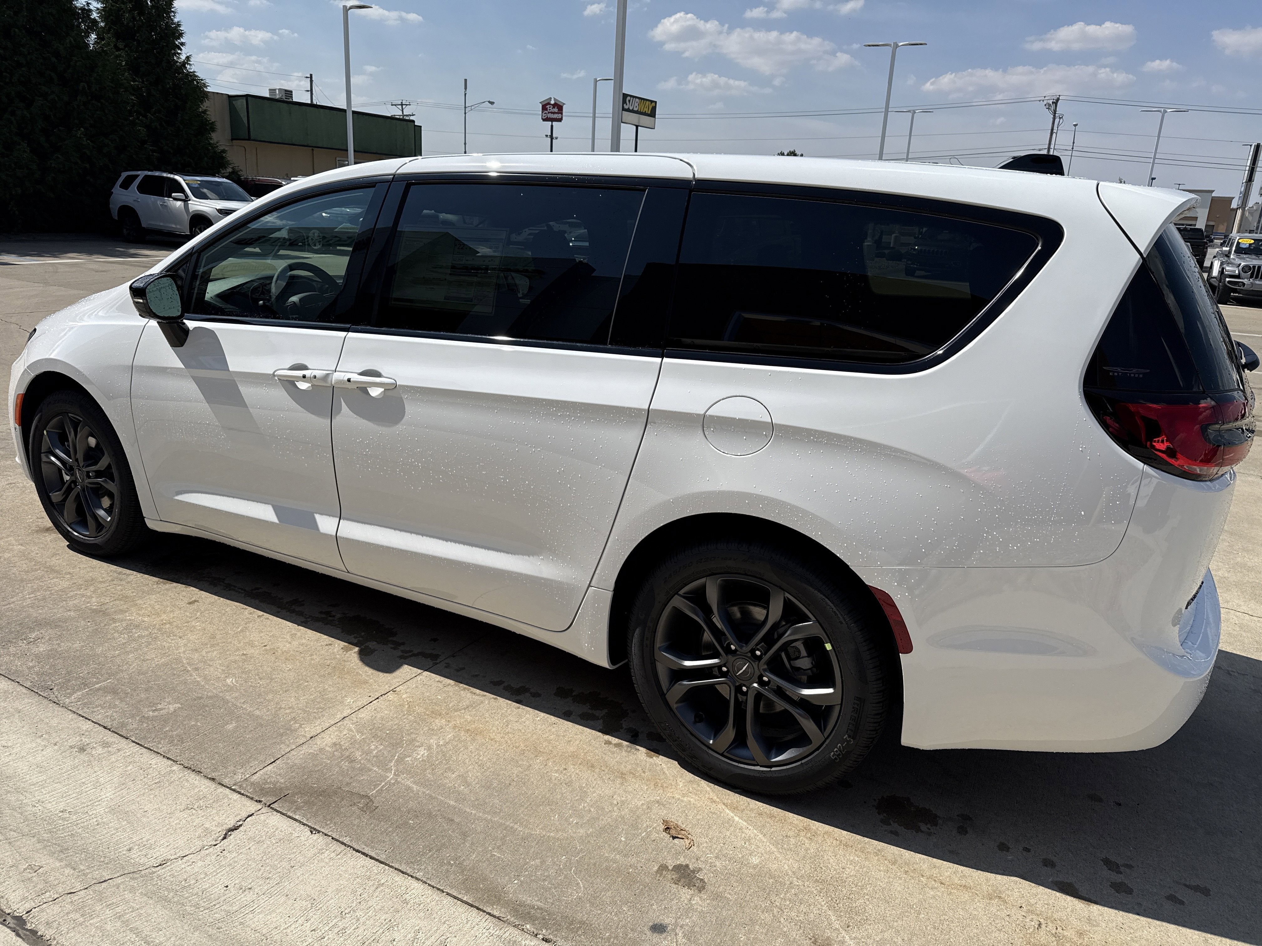 2026 Chrysler Pacifica Select