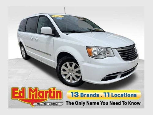 2016 Chrysler Town & Country Touring